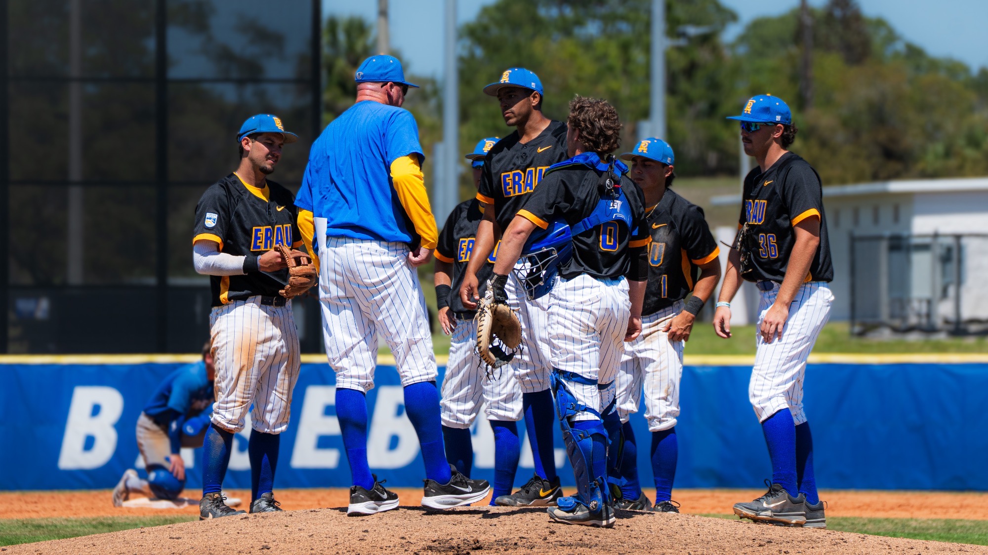 Mound Huddle vs GVSU