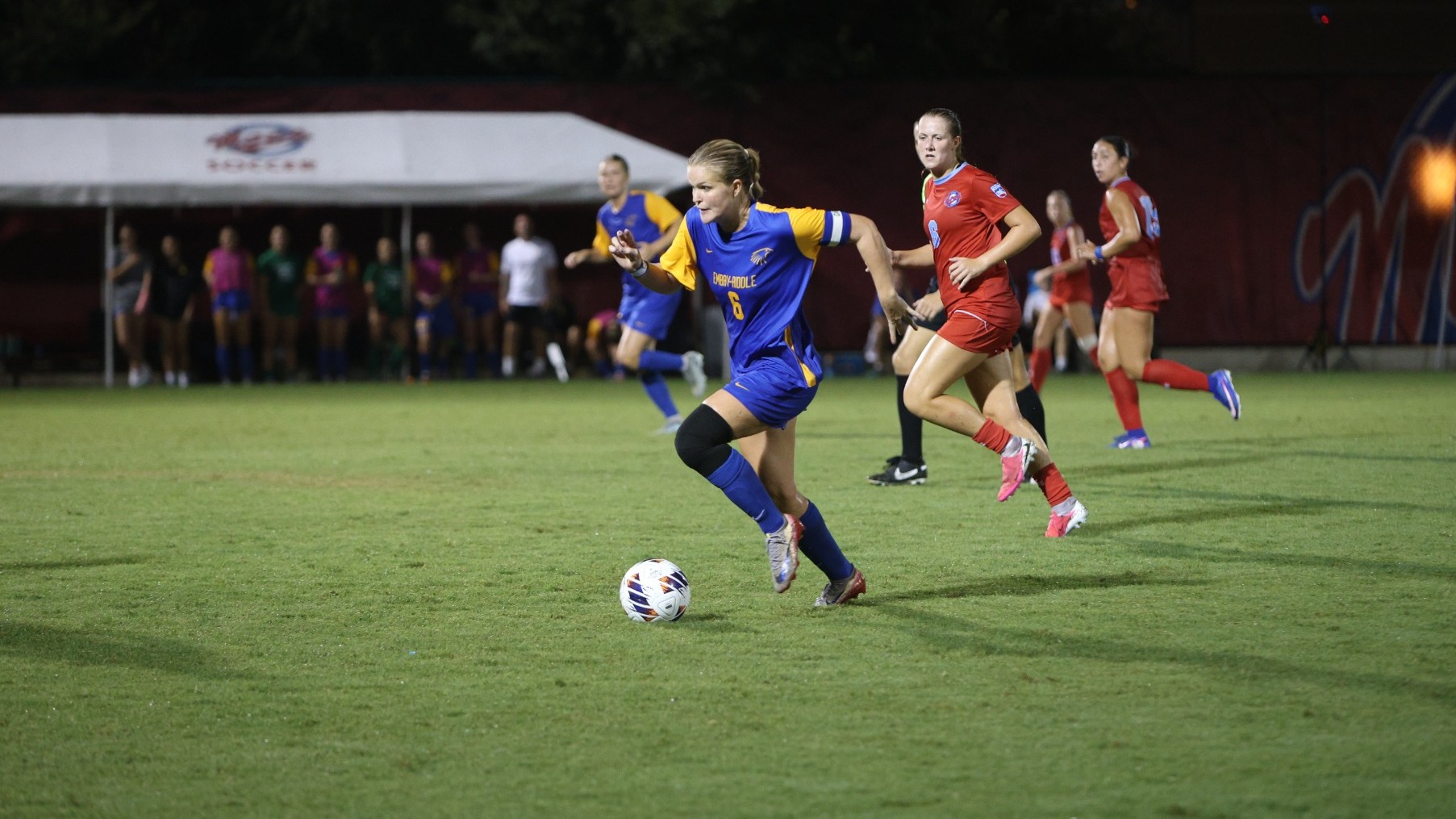 Agnes Vigholm Dribbling at FSC