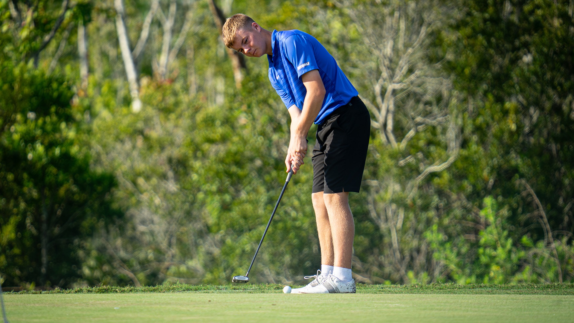 Roan Smith putting