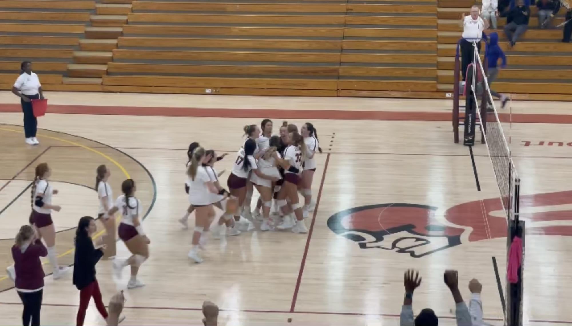 Erskine Women's Volleyball Fleet Top Emmanuel to Keep the Win Streak