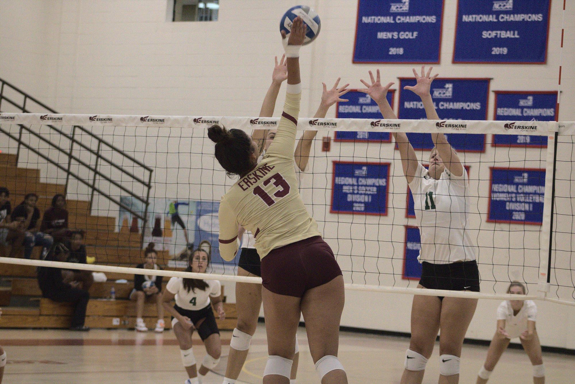 Erskine Women's Volleyball Fleet Fall in Straight Sets to Lander at