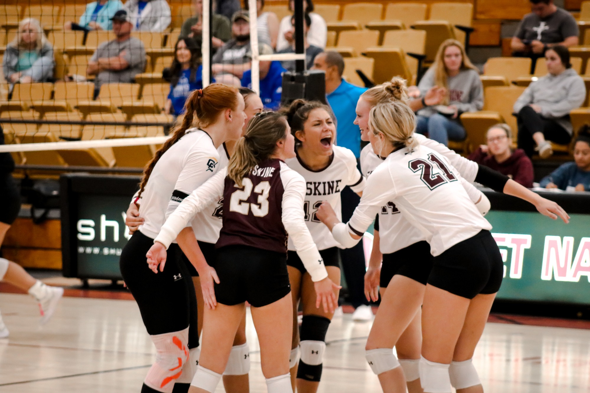 Erskine Women's Volleyball Hollinger, Schneider lead Fleet to five