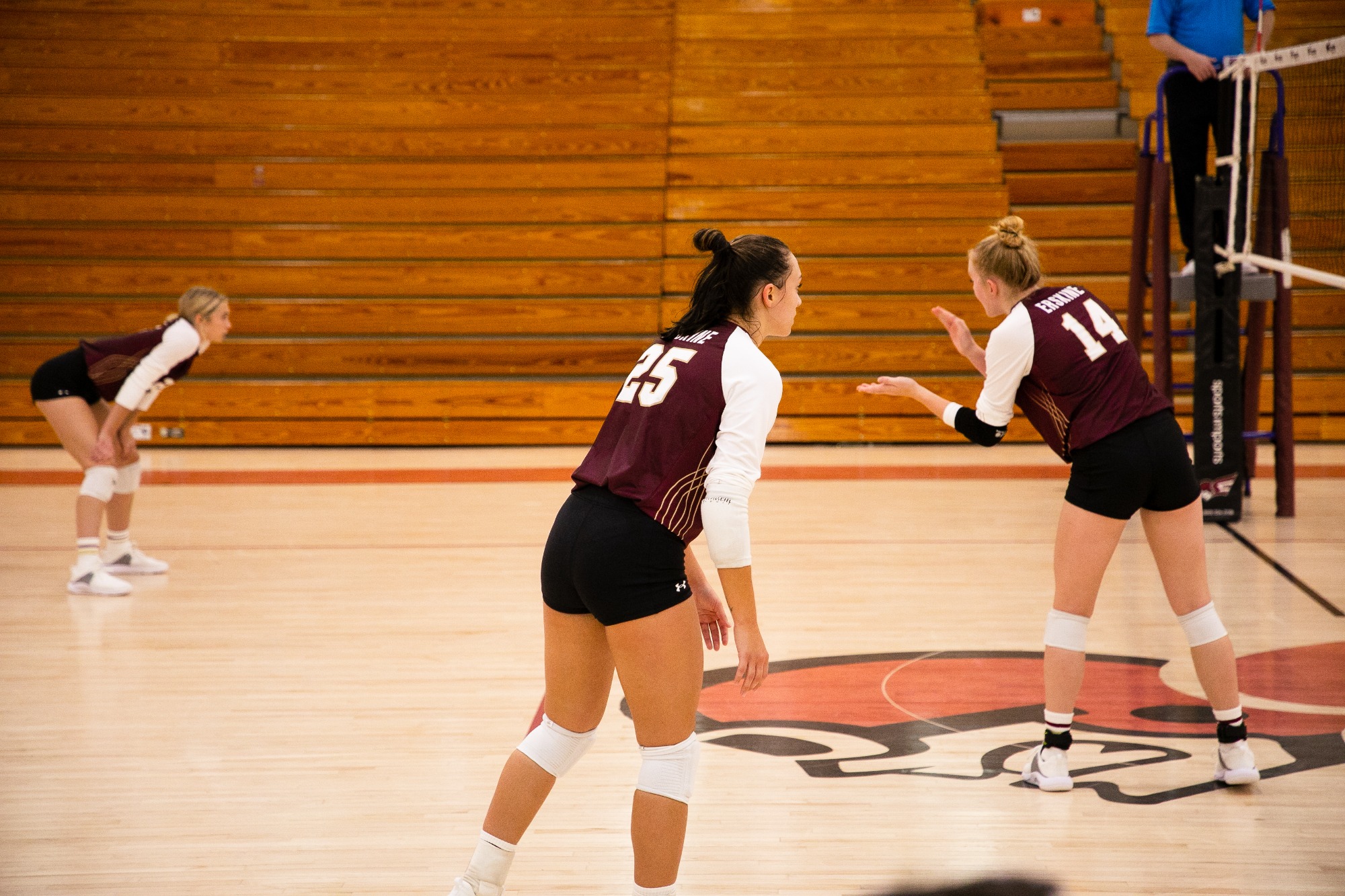 Erskine Women's Volleyball Fleet begin Lee Invitational with pair of