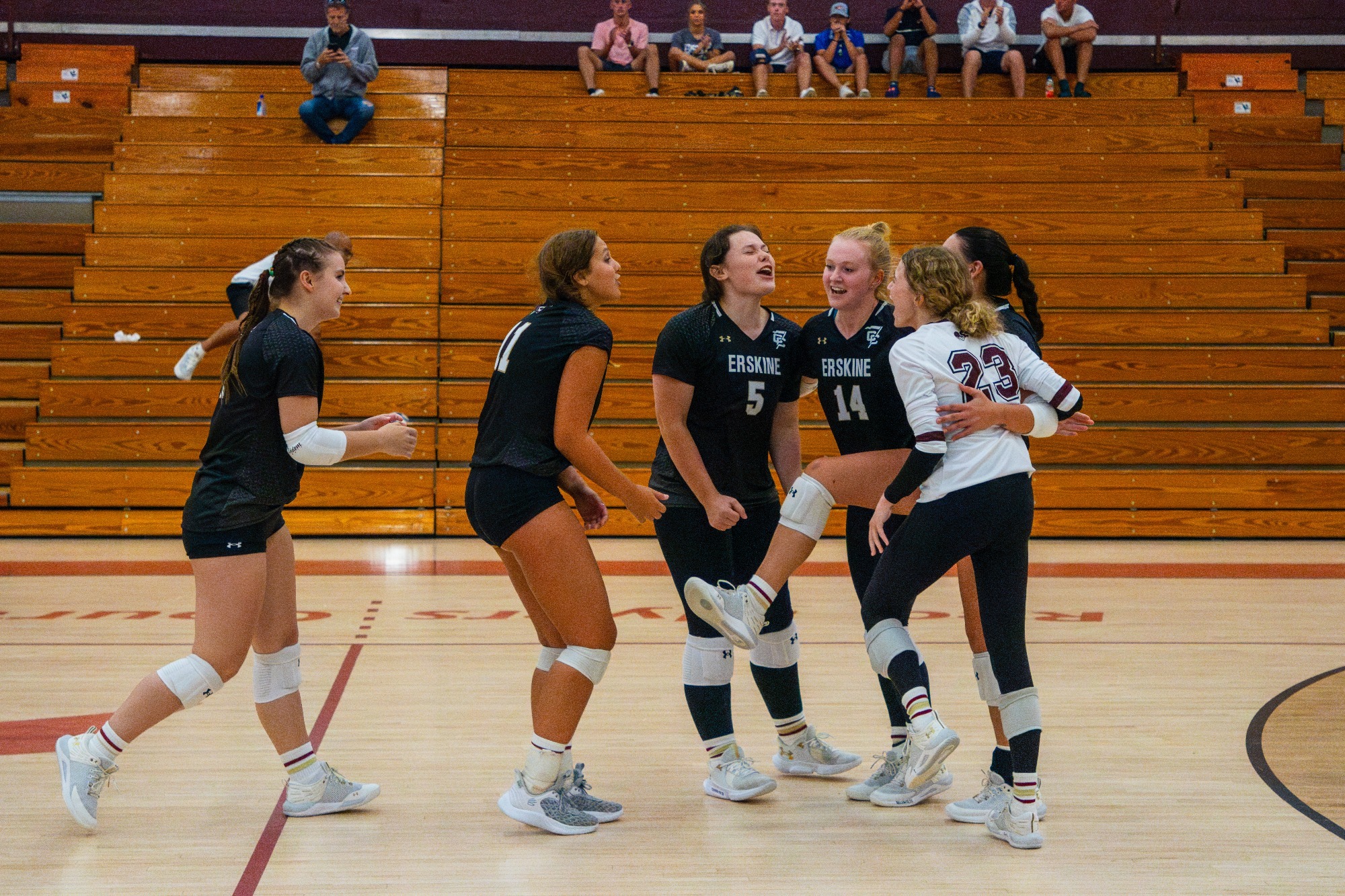 Erskine Women's Volleyball Thurston, Yohe lead Fleet past Young