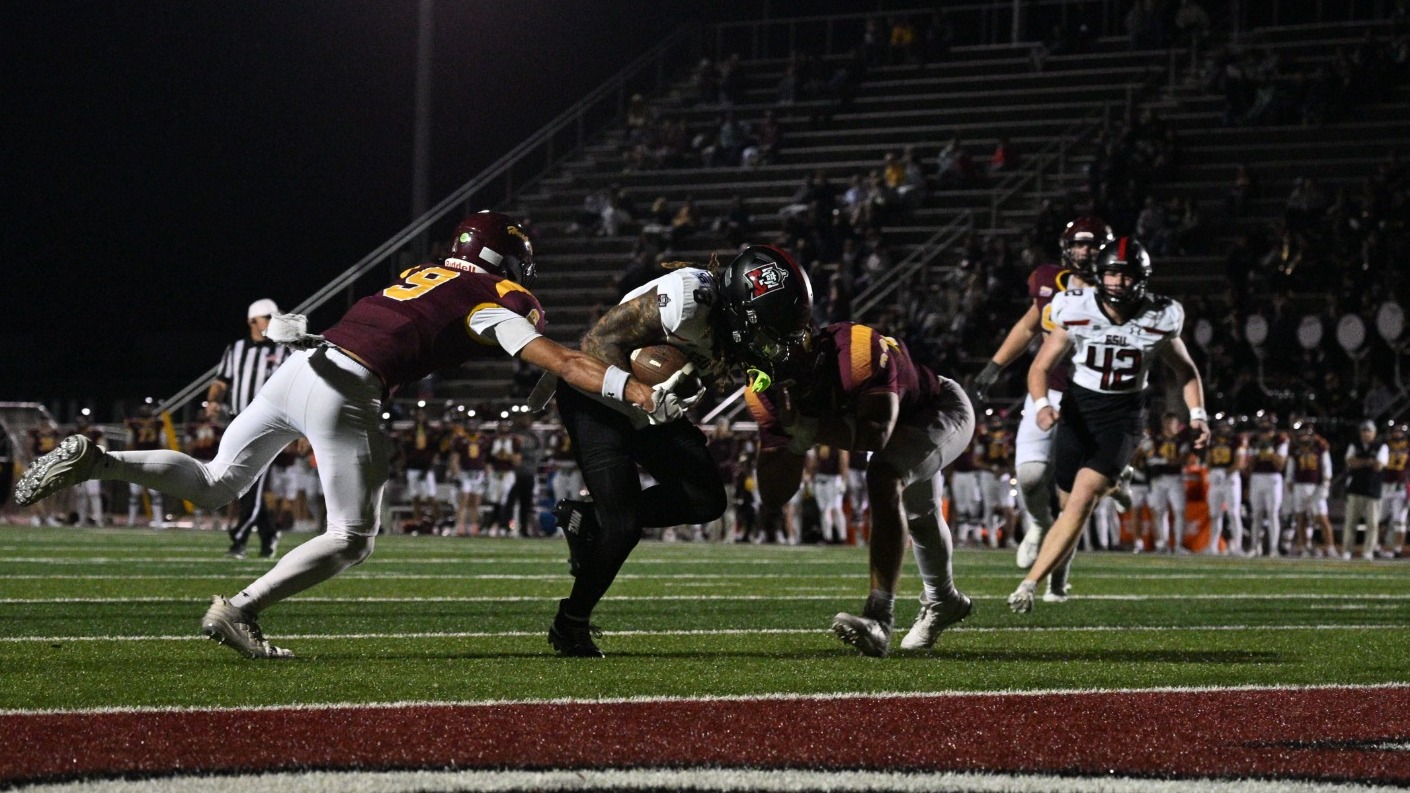 David Washington Jr. scores a touchdown at Bloomsburg