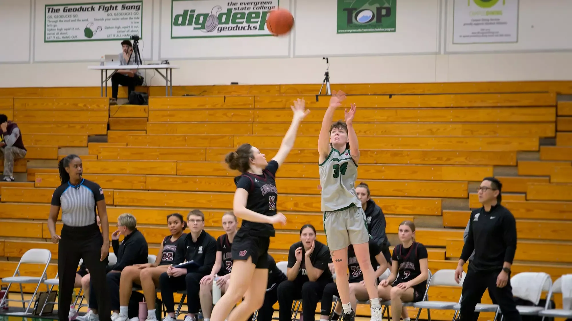 Jenna Glenzel takes a shot for the Geoducks.