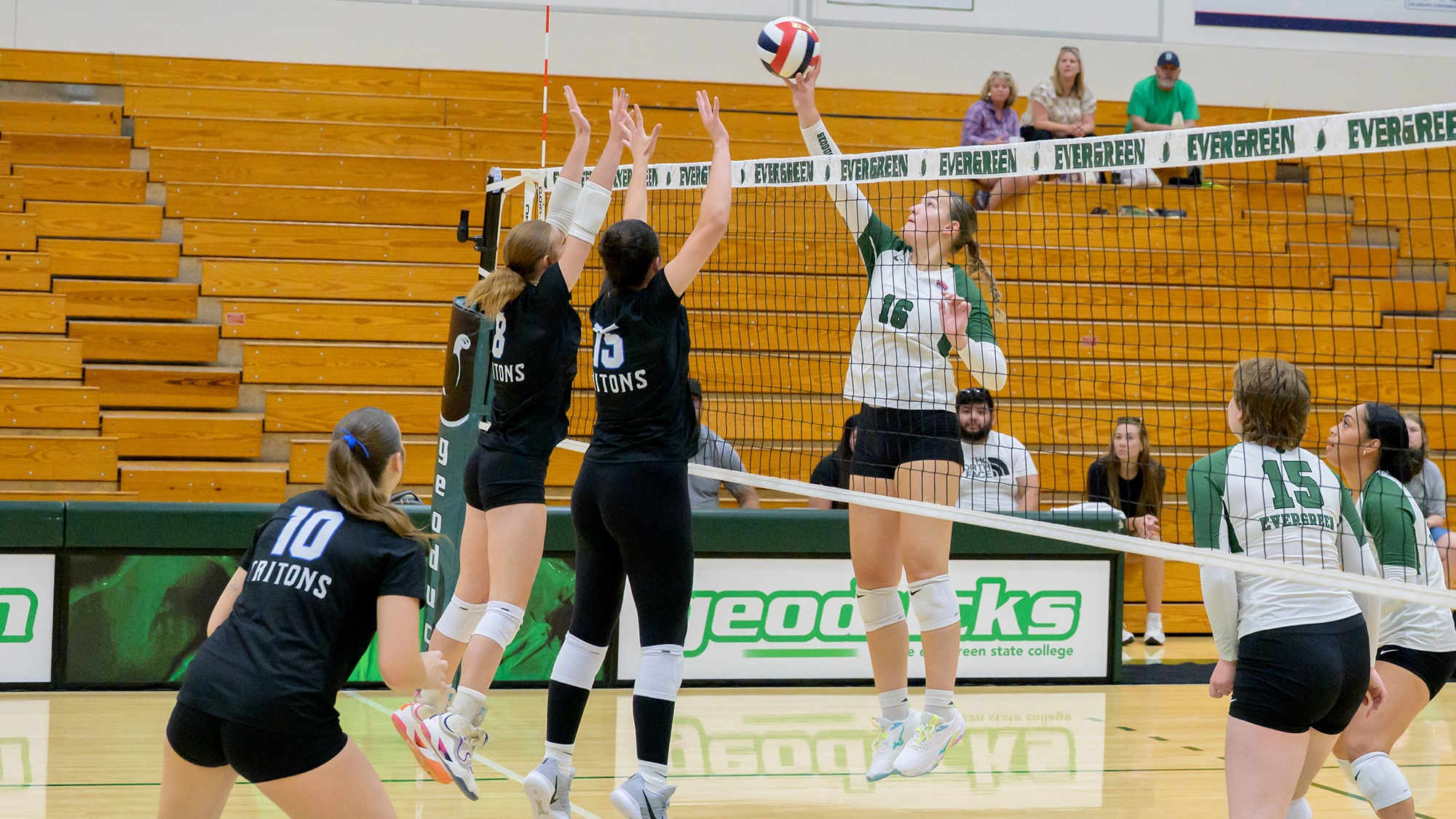 Bright Brubaker registers an attack for the Geoducks.