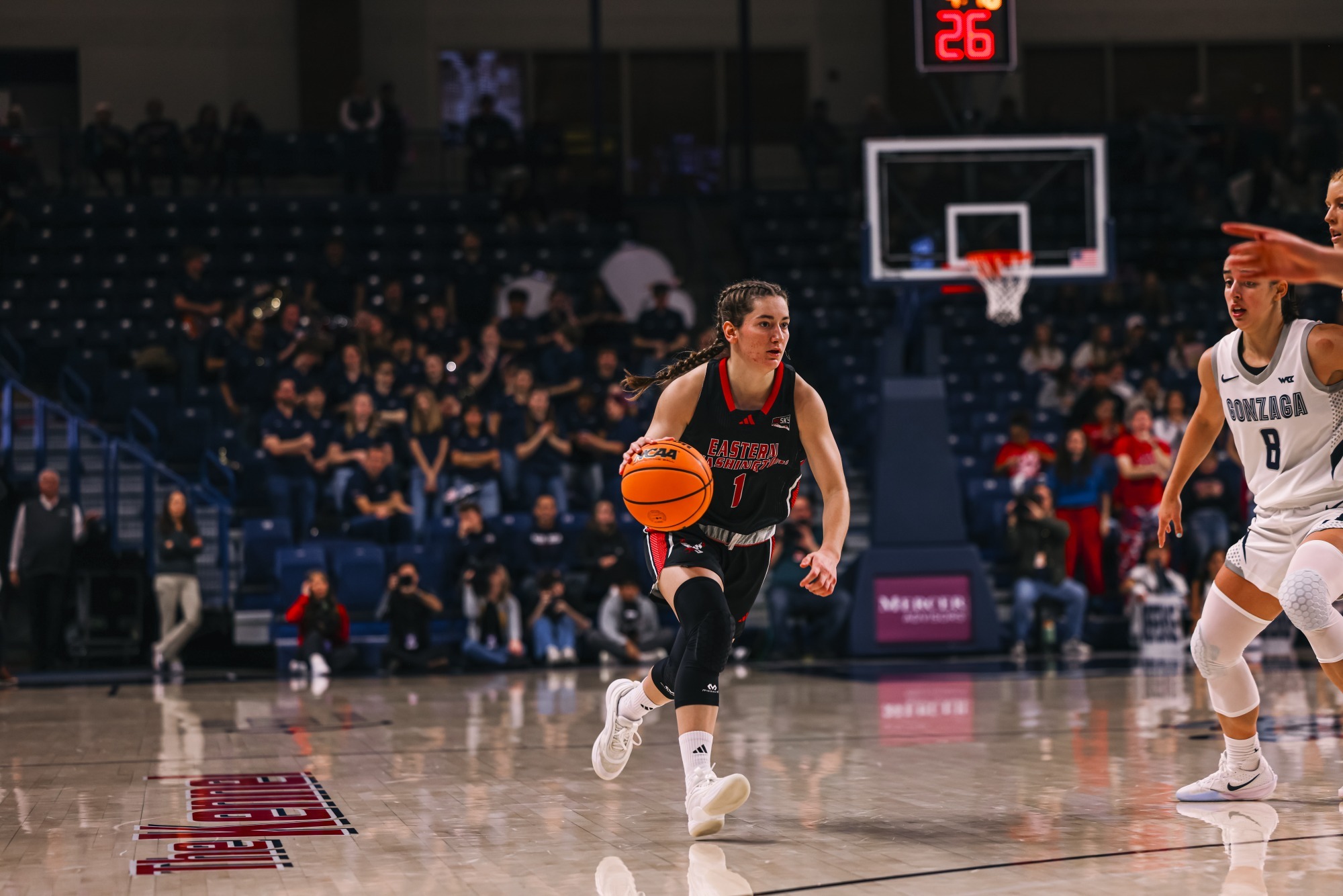 Bowers dribble vs. Zags