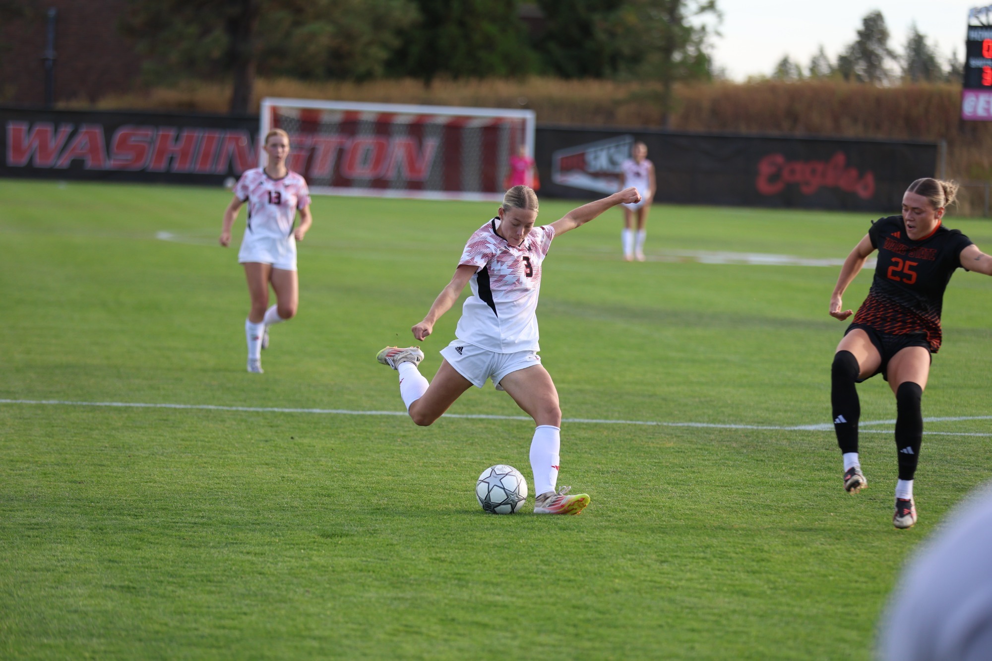 Elle Hyde vs ISU