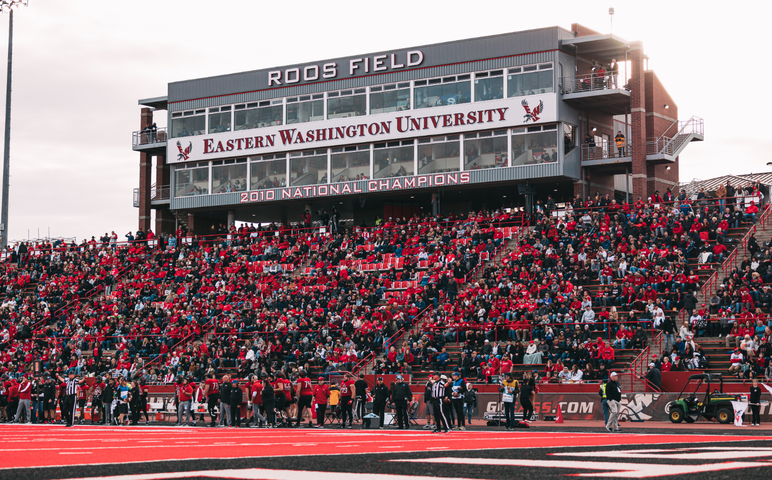 Roos Field