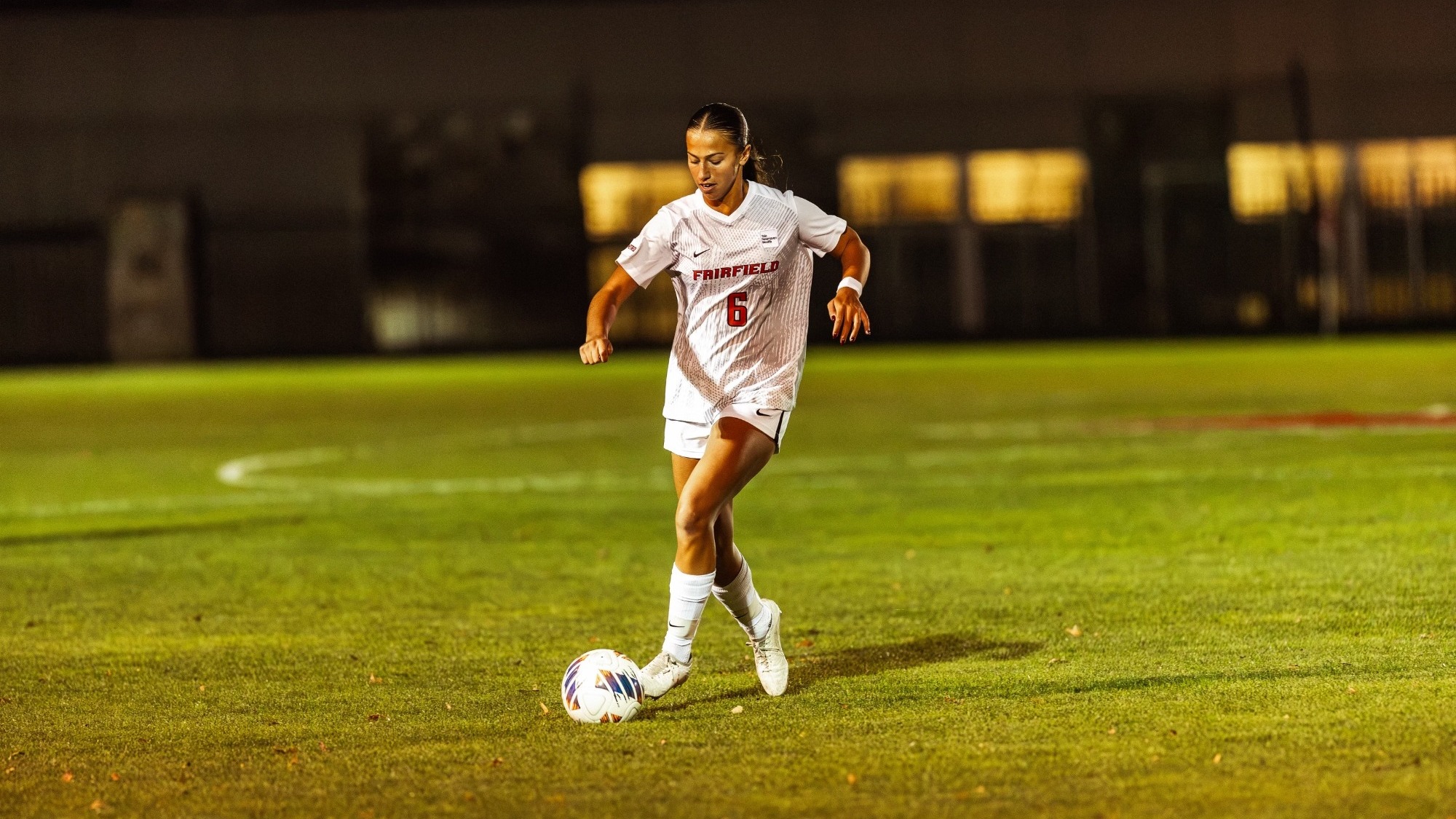 deVos with the ball against Quinnipiac