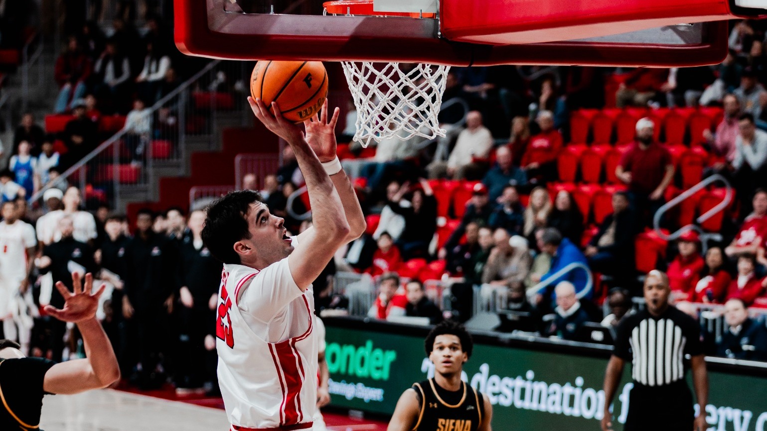 Michael Rogan layup vs Siena