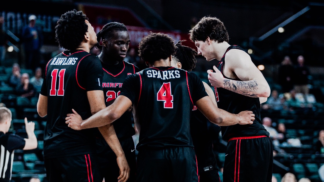 Team huddle in MAAC Semis