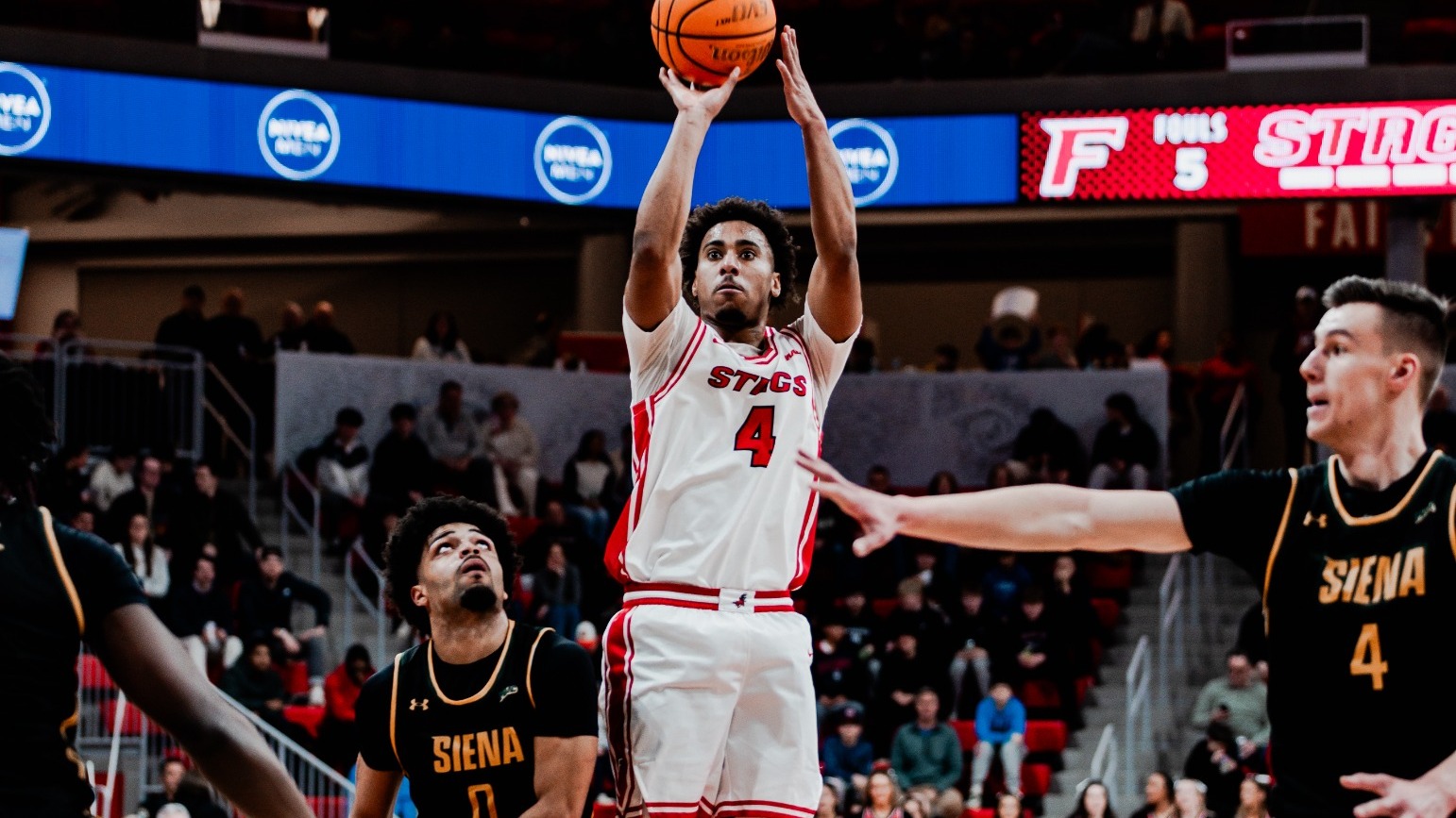 Braden Sparks vs Siena jumper