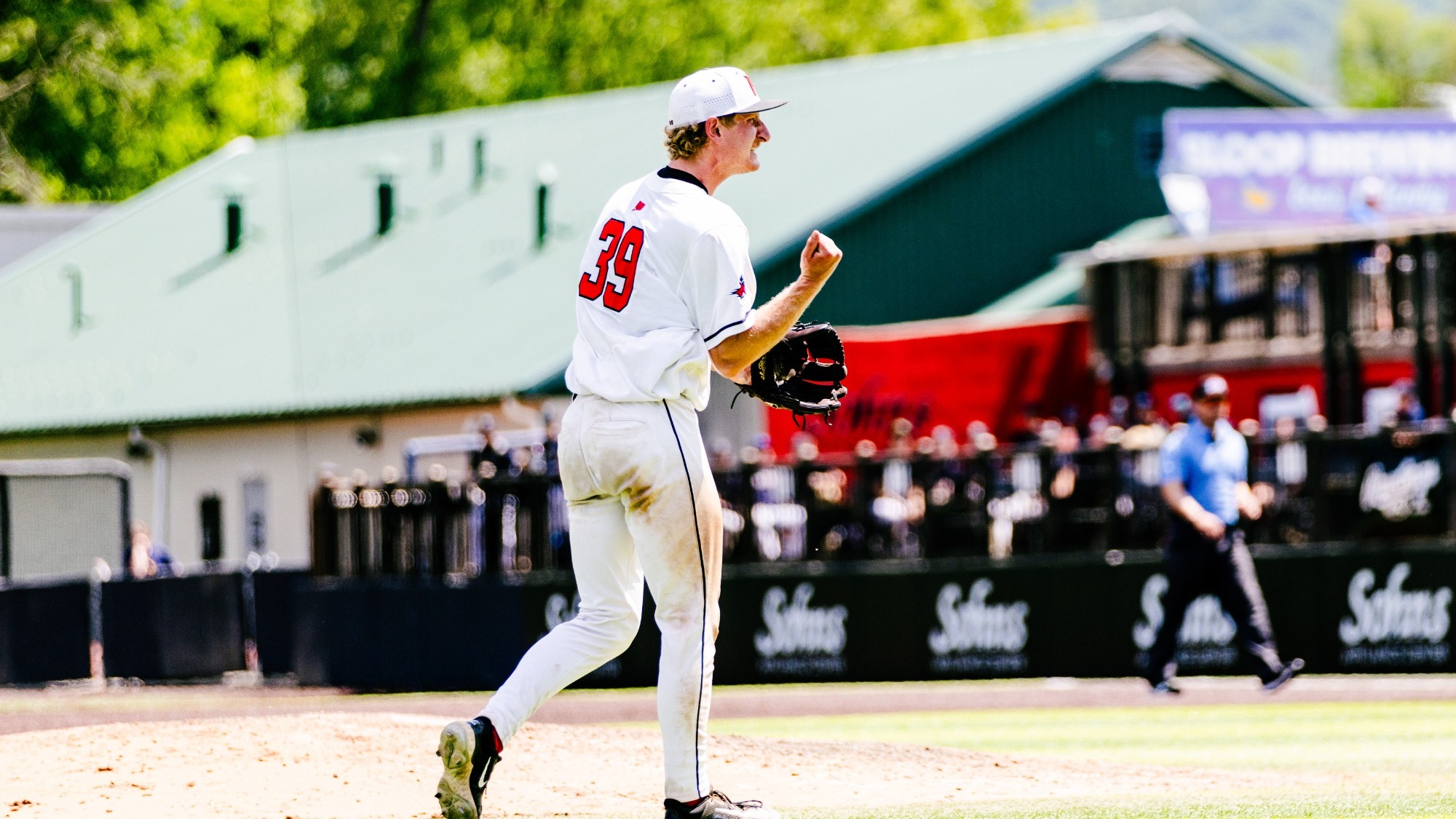 Alekson celebrates in MAAC Championships
