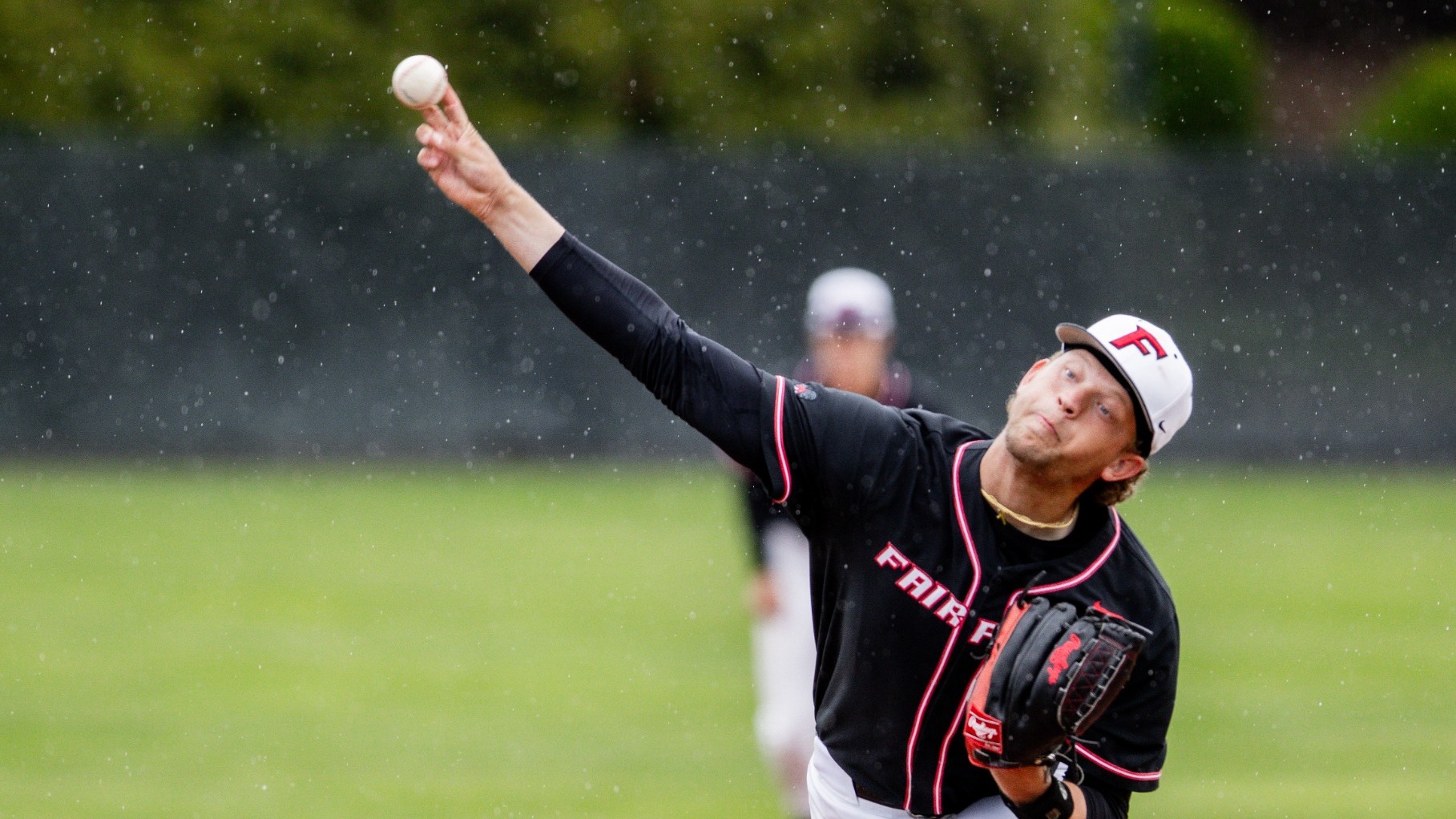 Engle delivering a pitch