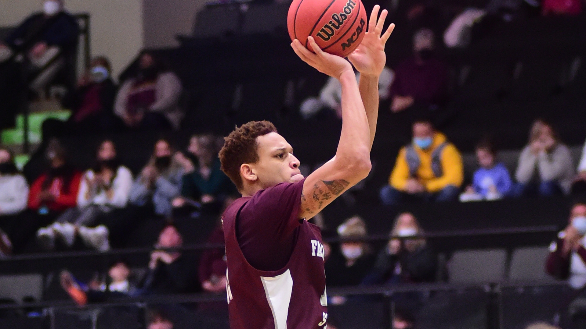 Sanders Collects GameHigh 27 Points in Exhibition at Bowling Green