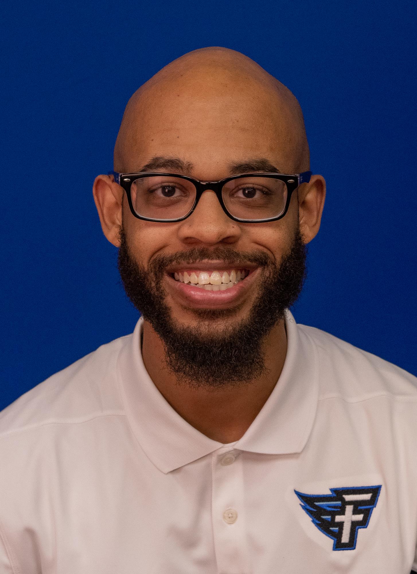 Joel Harrison Headshot 20-21