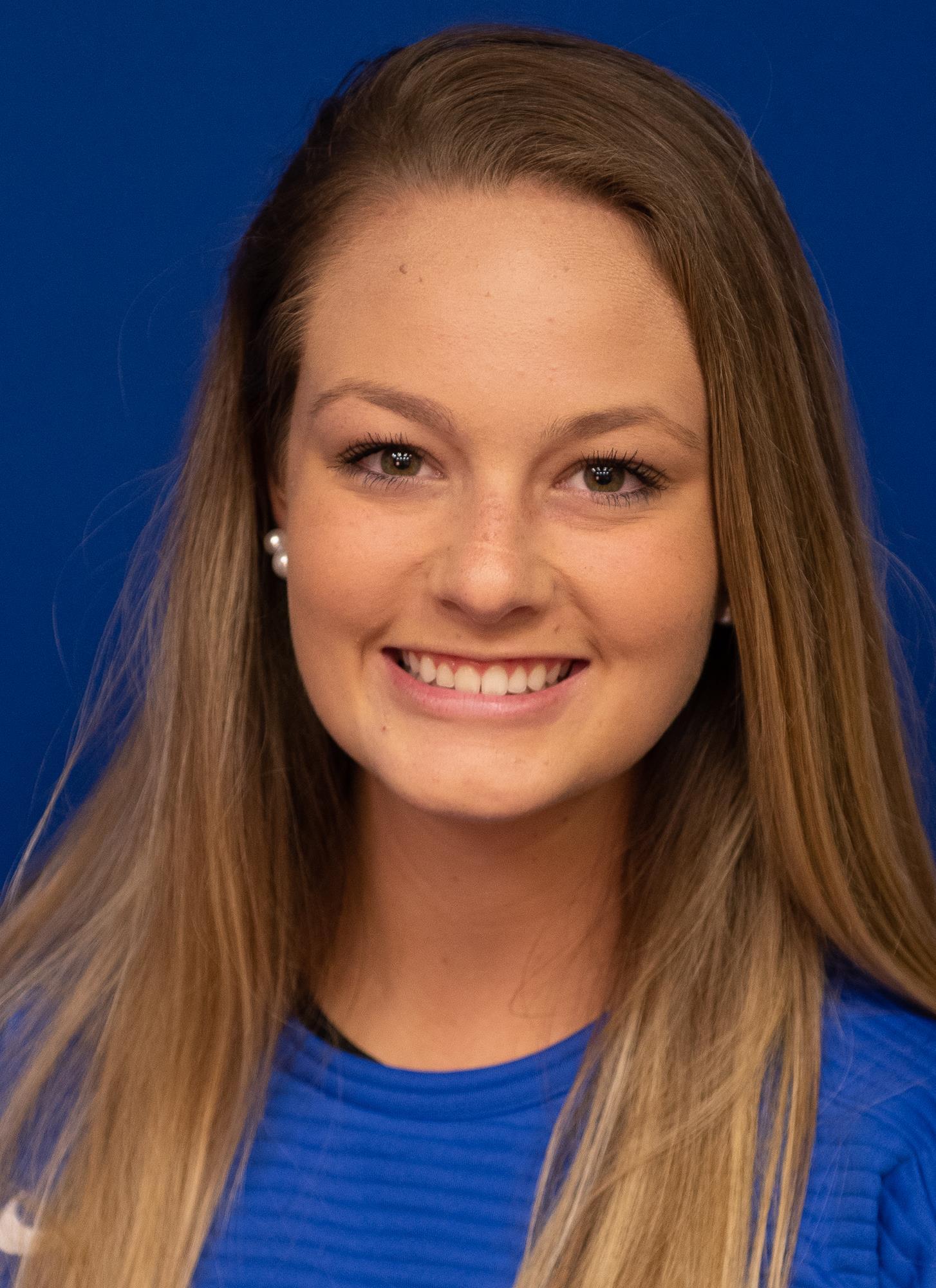 Abigal Chavers Headshot 20-21