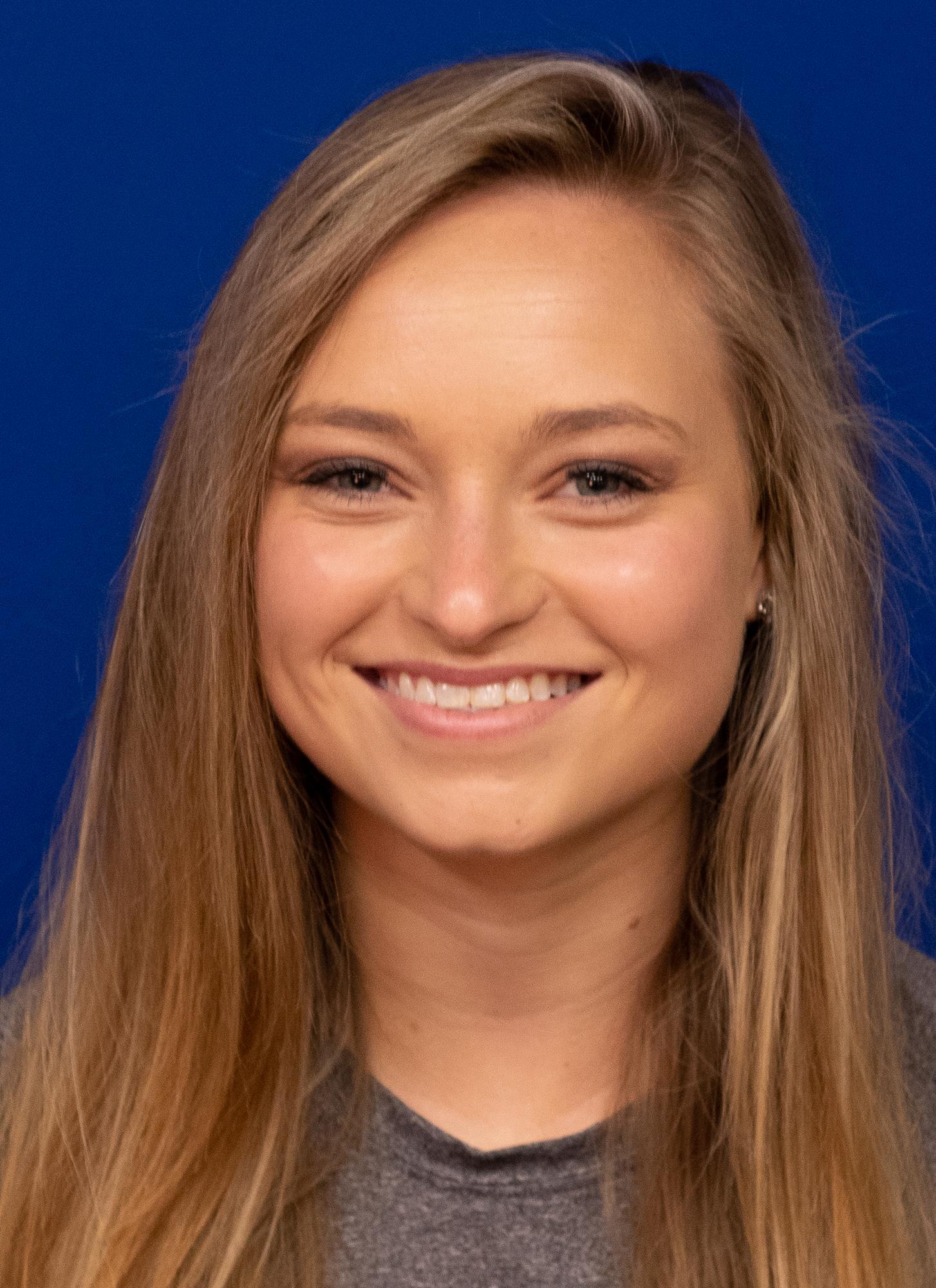 Ashlyn Lockwood Headshot 20-21