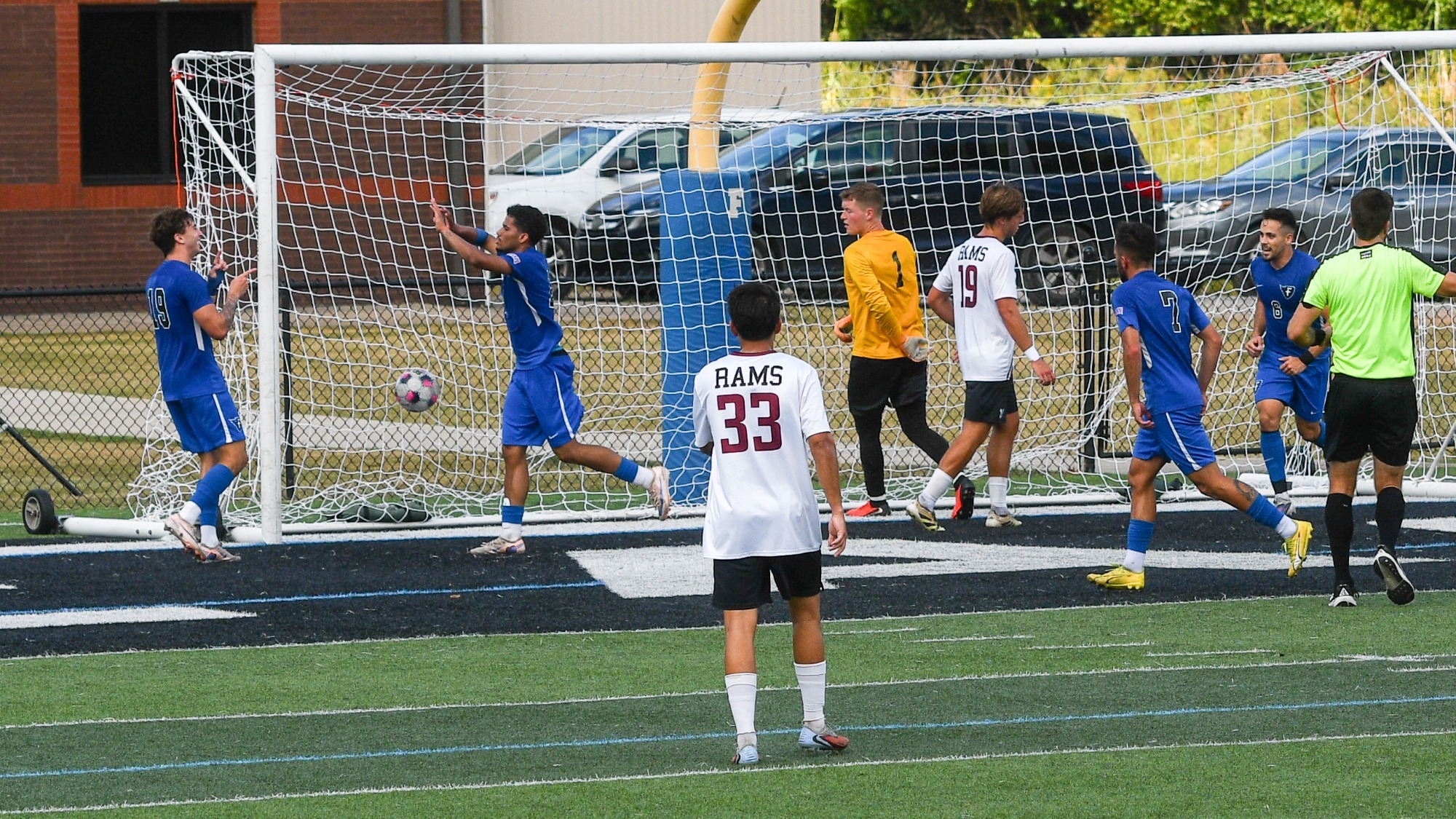 Juca and Silveira celebrate against Mobile