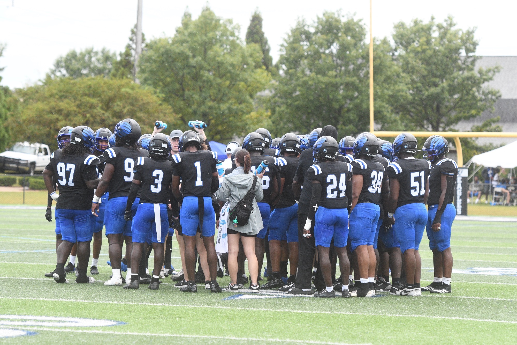 Eagles huddled up during timeout