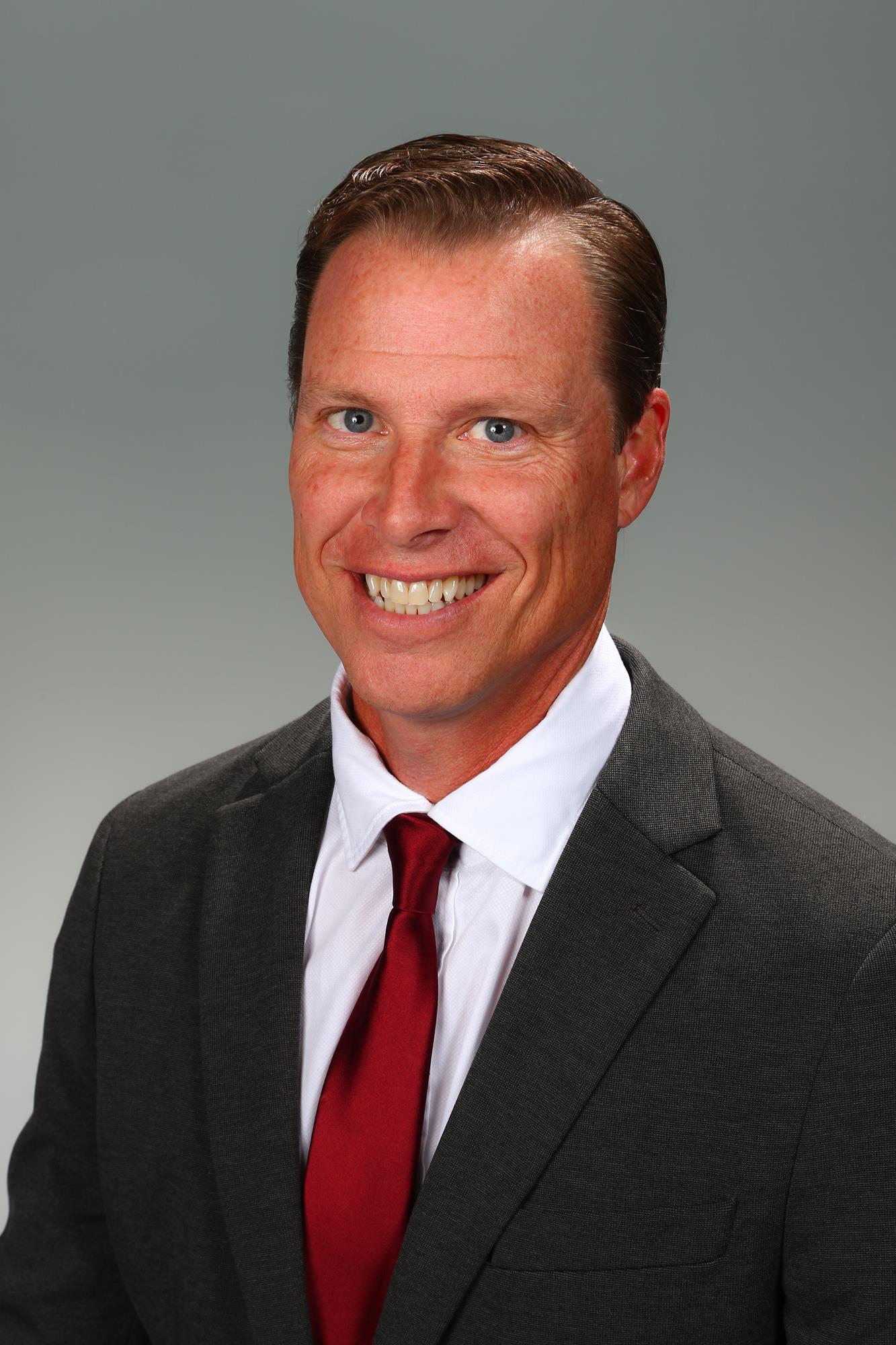 Foye headshot 2021-22