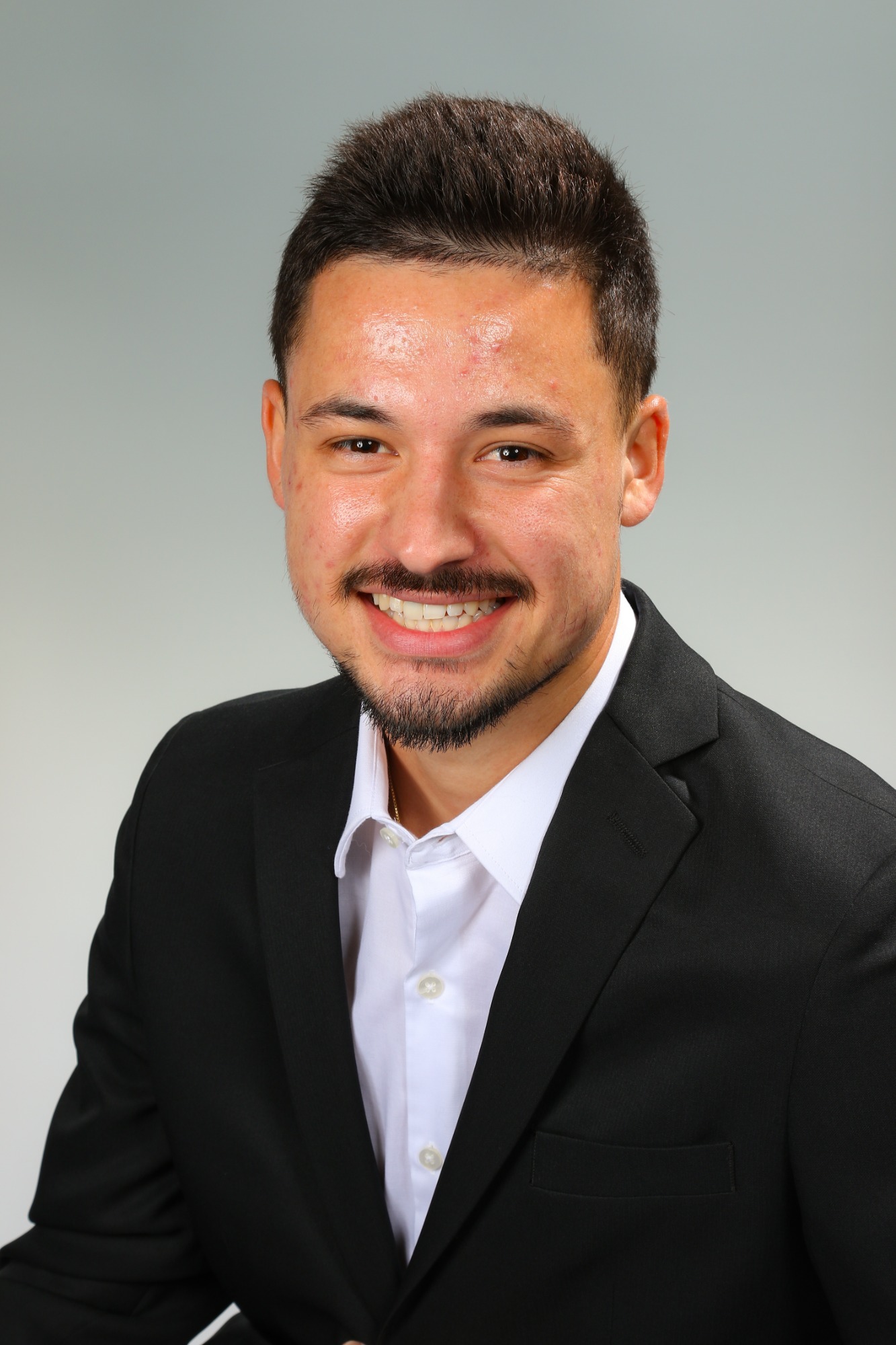 sconzo headshot 2022-23