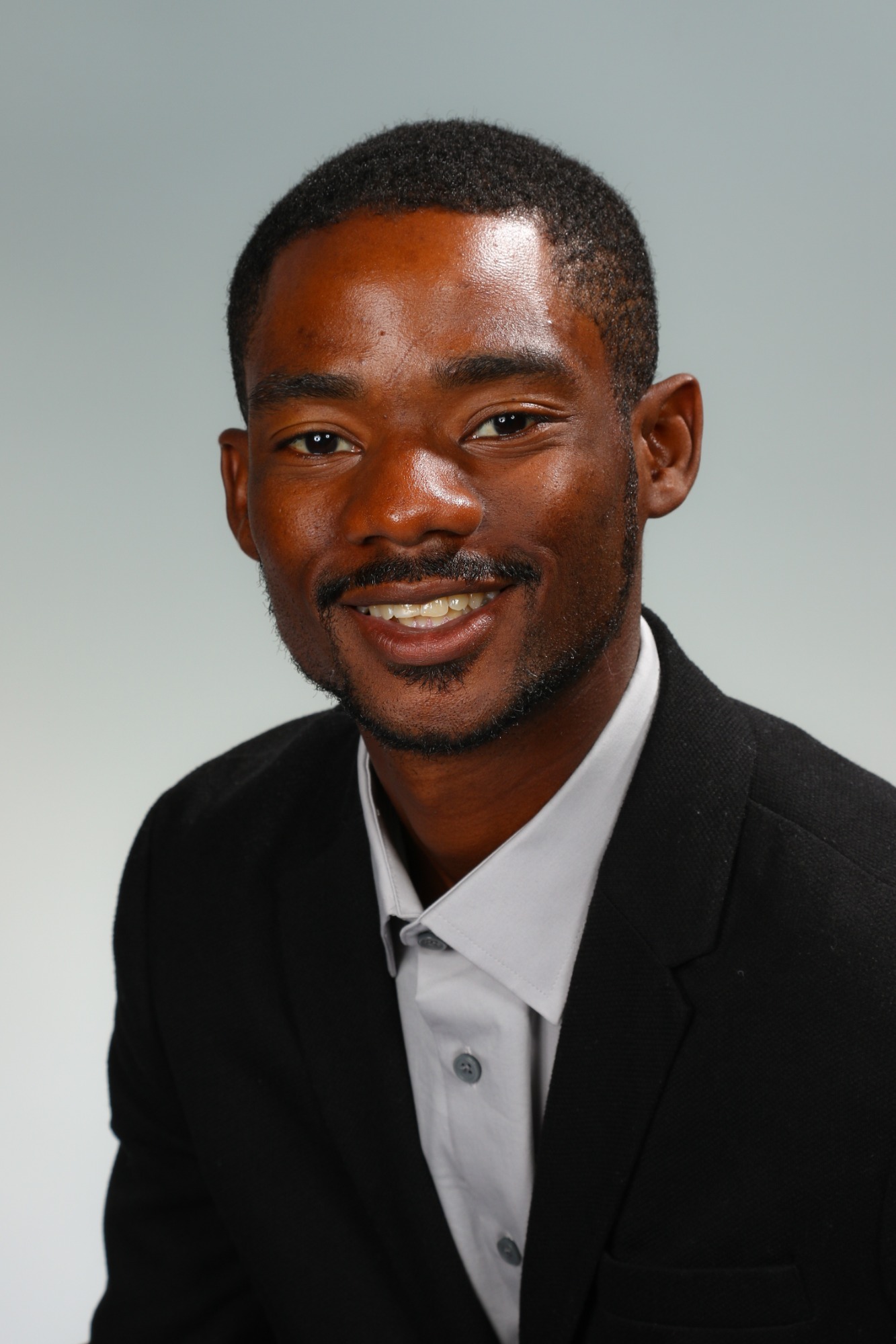 holder headshot 2022-23