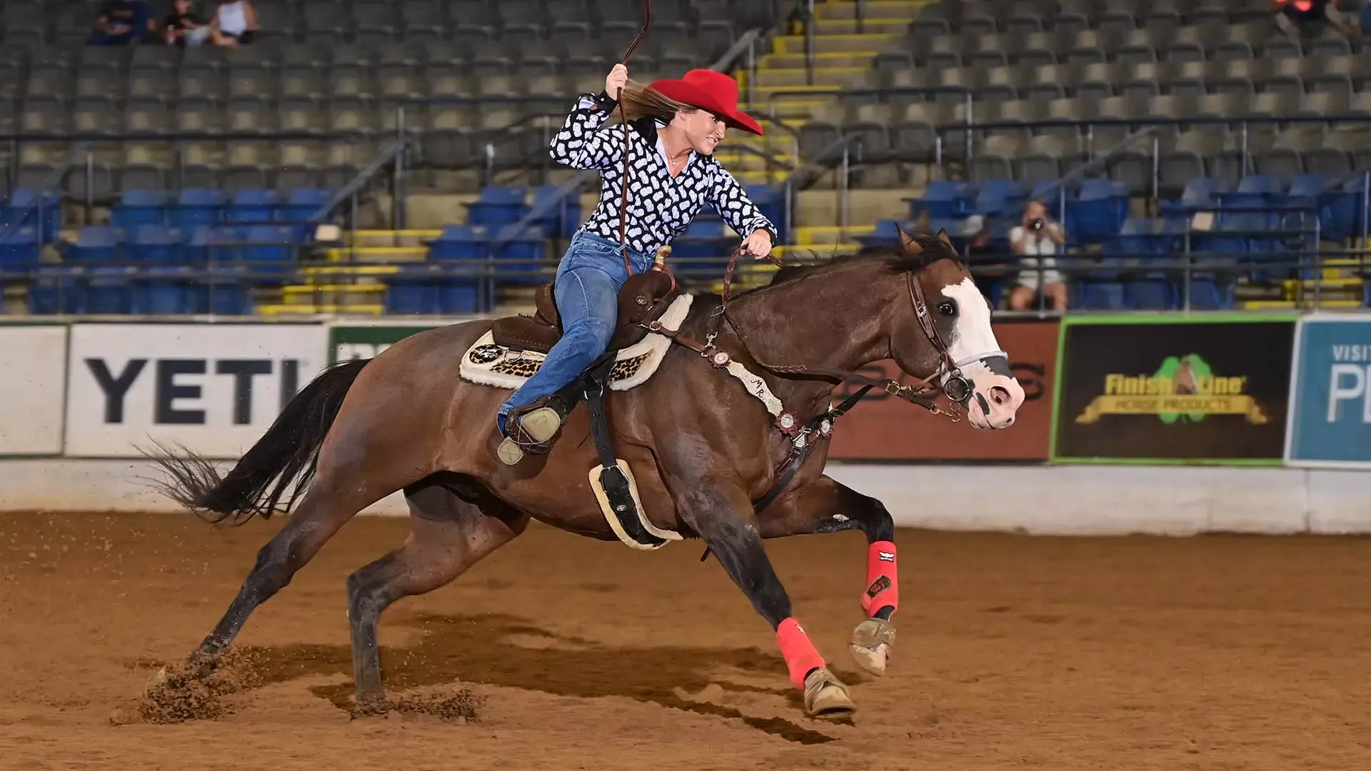 Molly Ragland '21 competes in a barrel racing competition.