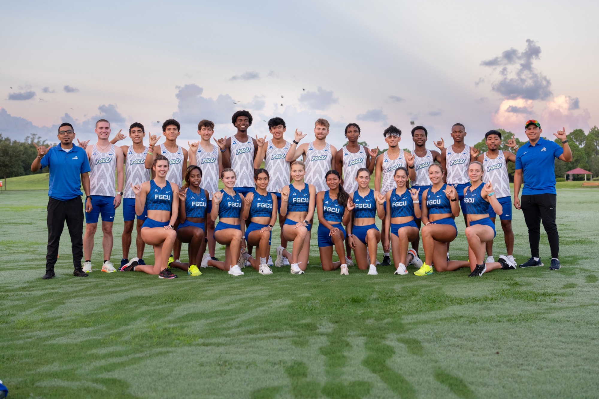 FGCU XC Men's and women's group photo