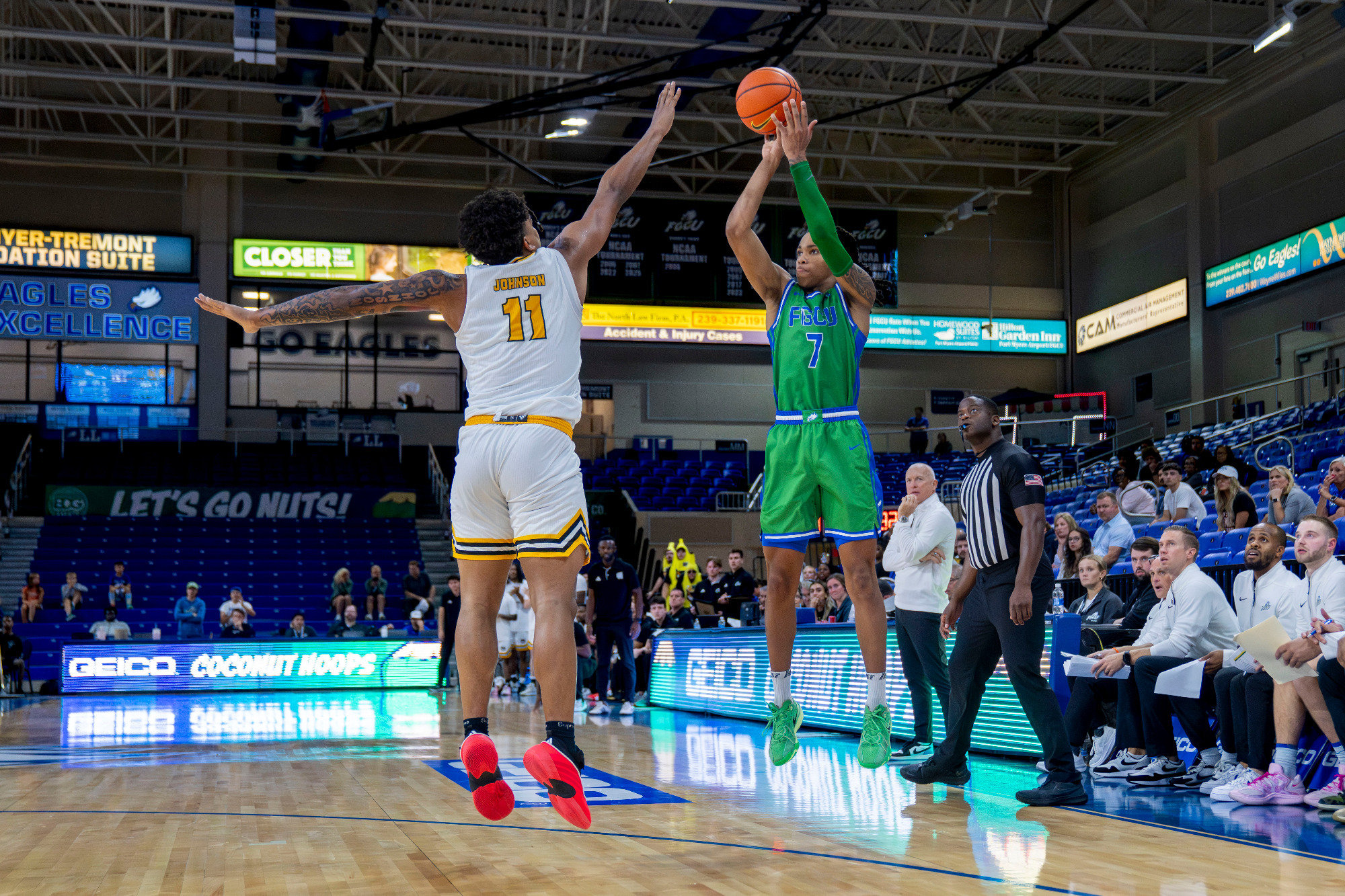 Jordan Ellerbee makes a 3-pointer against Kennesaw State