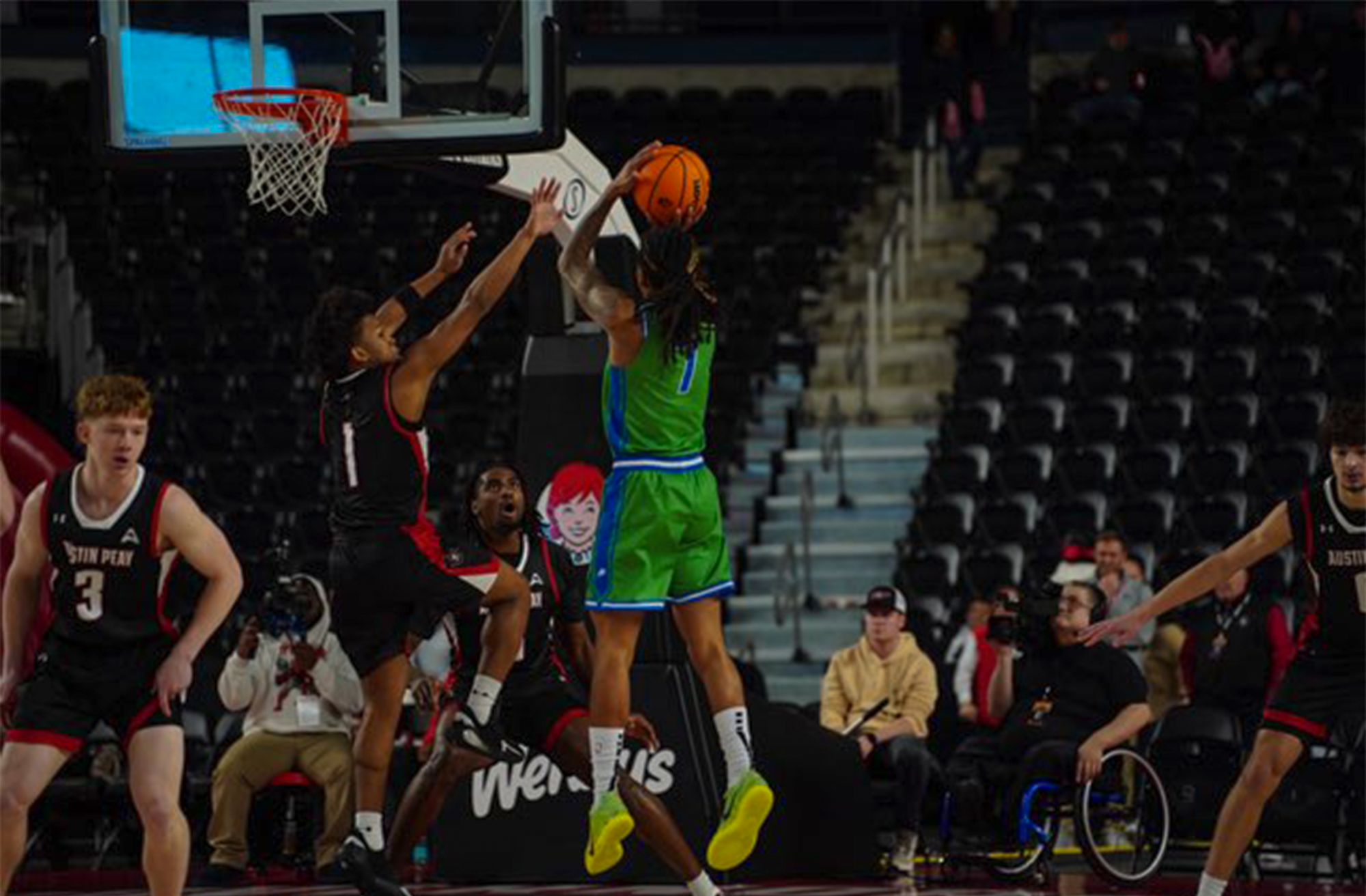 Jordan Ellerbee takes a jump shot at Austin Peay
