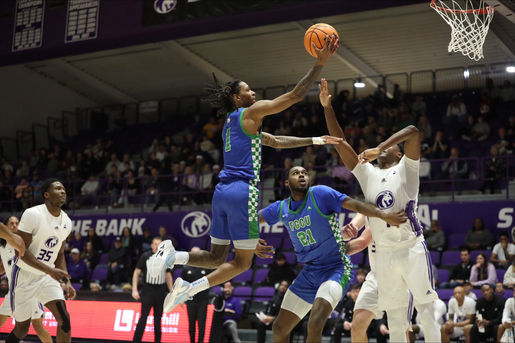 Rahmir Barno makes a layup at North Alabama // Credit Taylor Clemens
