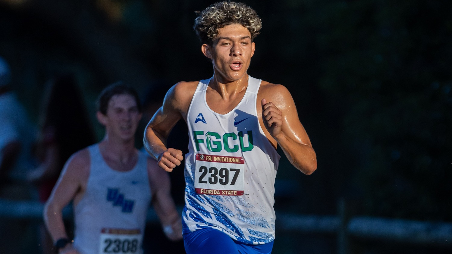Hector Toro runs at the FSU Pre Regional