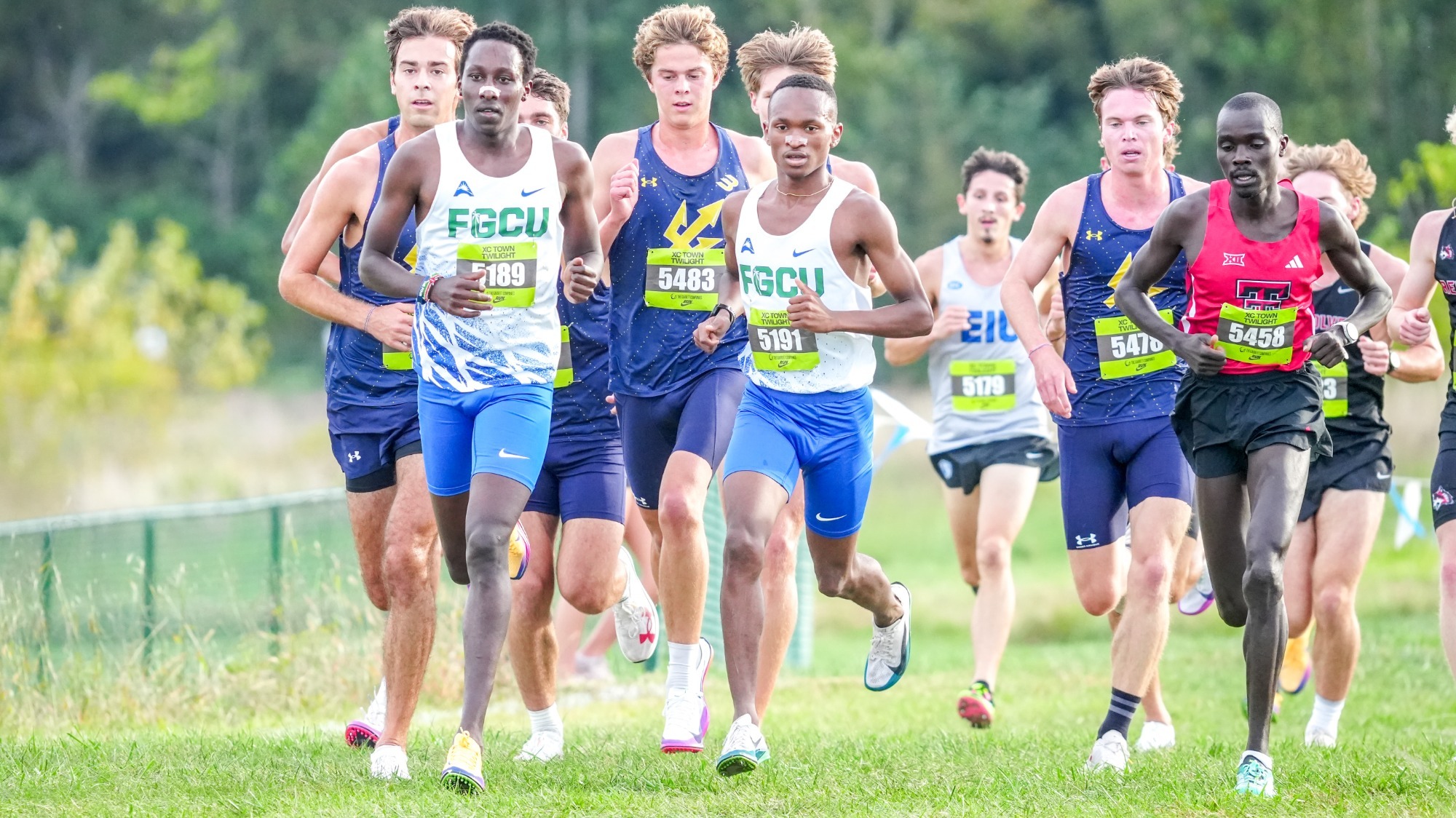 Siya Mokgothu and Victor Kemboi lead the pack at the Nike Town Twilight