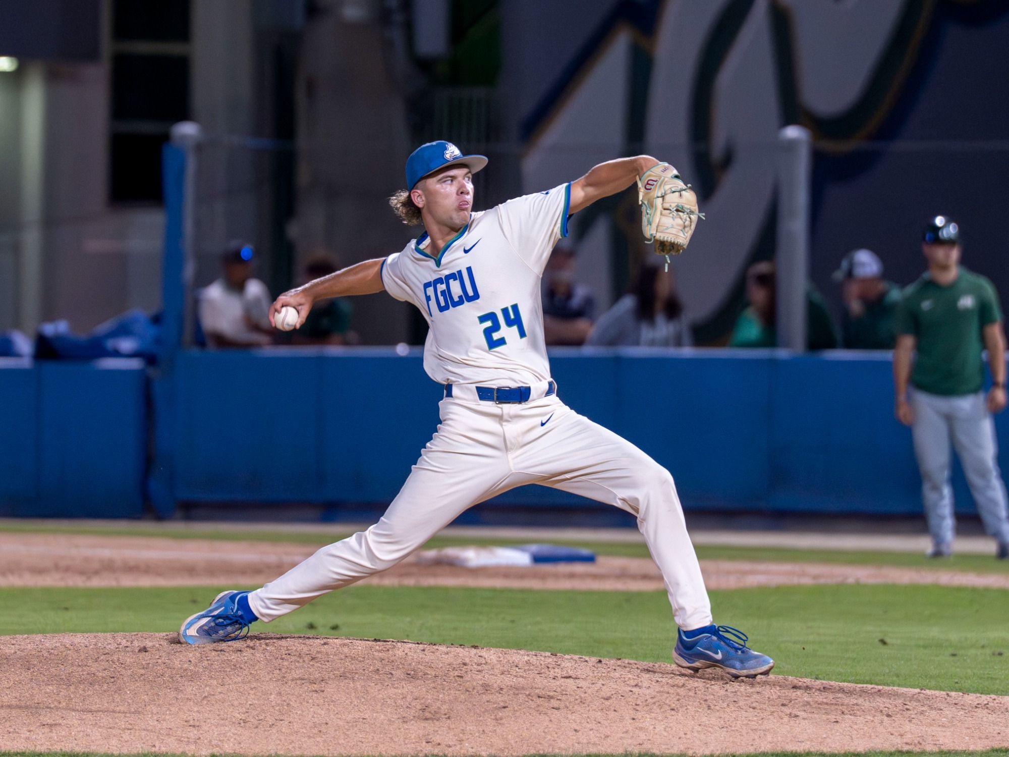 Hyatt Richardson pitching