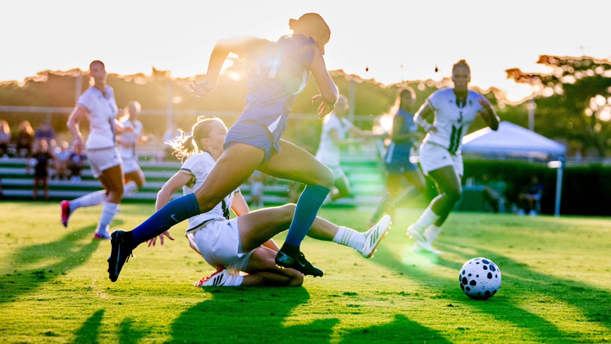 Lexie Bennett Dribbles Past a Defender in Thursday's 2-2 Draw With FIU