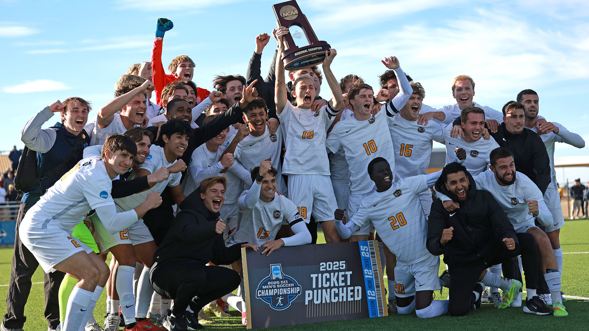 Ten Tigers Named to 2022 All-GAC/MIAA Men's Soccer Team - FHSU