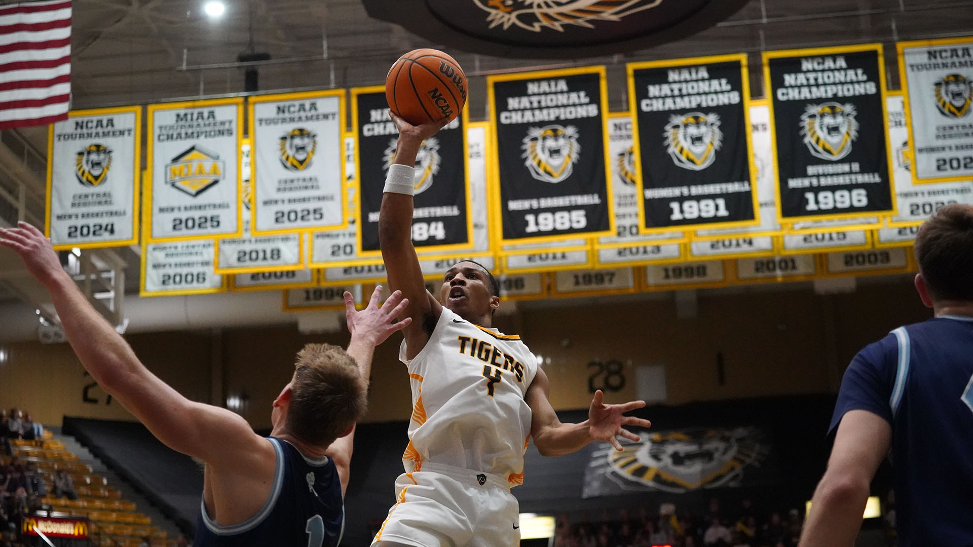 Jahvari Martino action