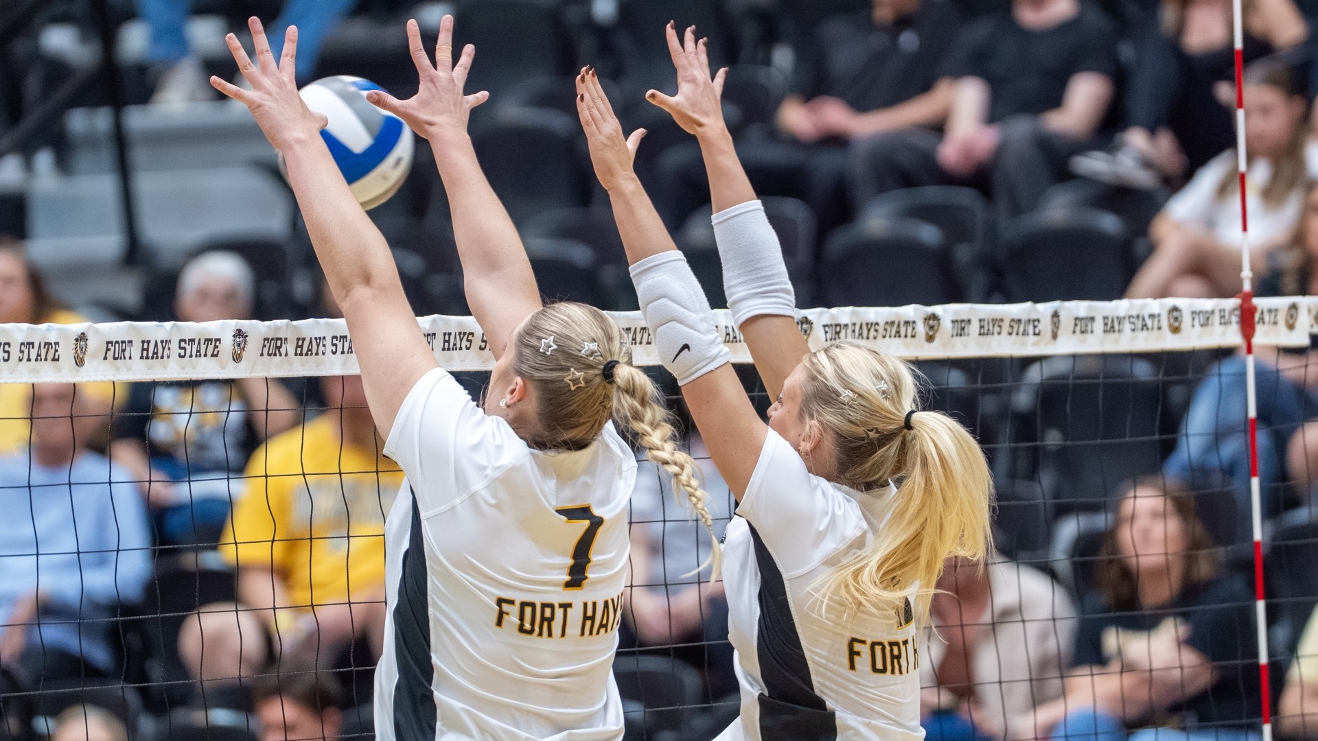 Ashlyn Reeves and Ella Goodwin block vs Northeastern State 10/3/26