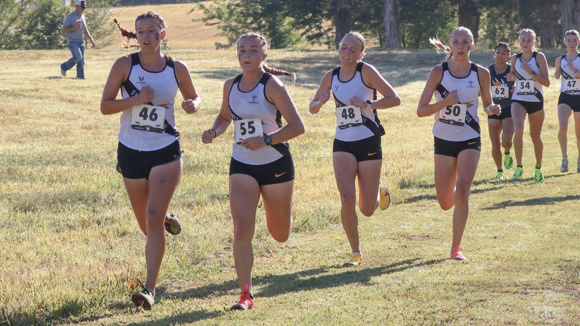 Women's Cross Country team pack Ollie Isom 2026