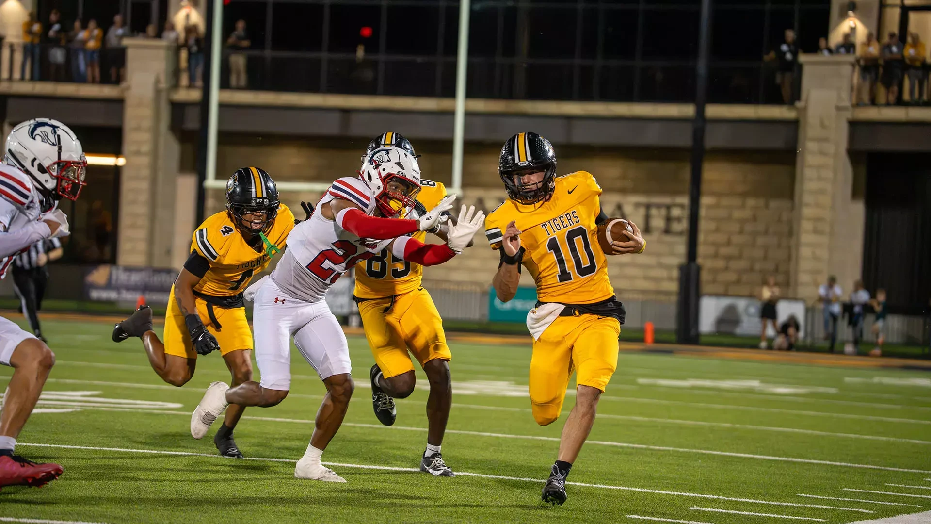 Major Cantrell runs the ball vs. CSU Pueblo on 9-3-26
