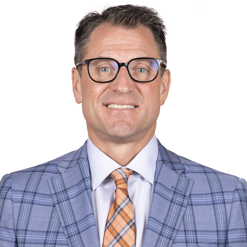 uCHAMPAIGN, IL - September 29, 2023 - Illinois Assistant Coach Geoff Alexander headshot taken during 2023-2024 Team Photo Photoshoot at Ubben Basketball Complex in Champaign, IL. Photo By Kevin Snyder 