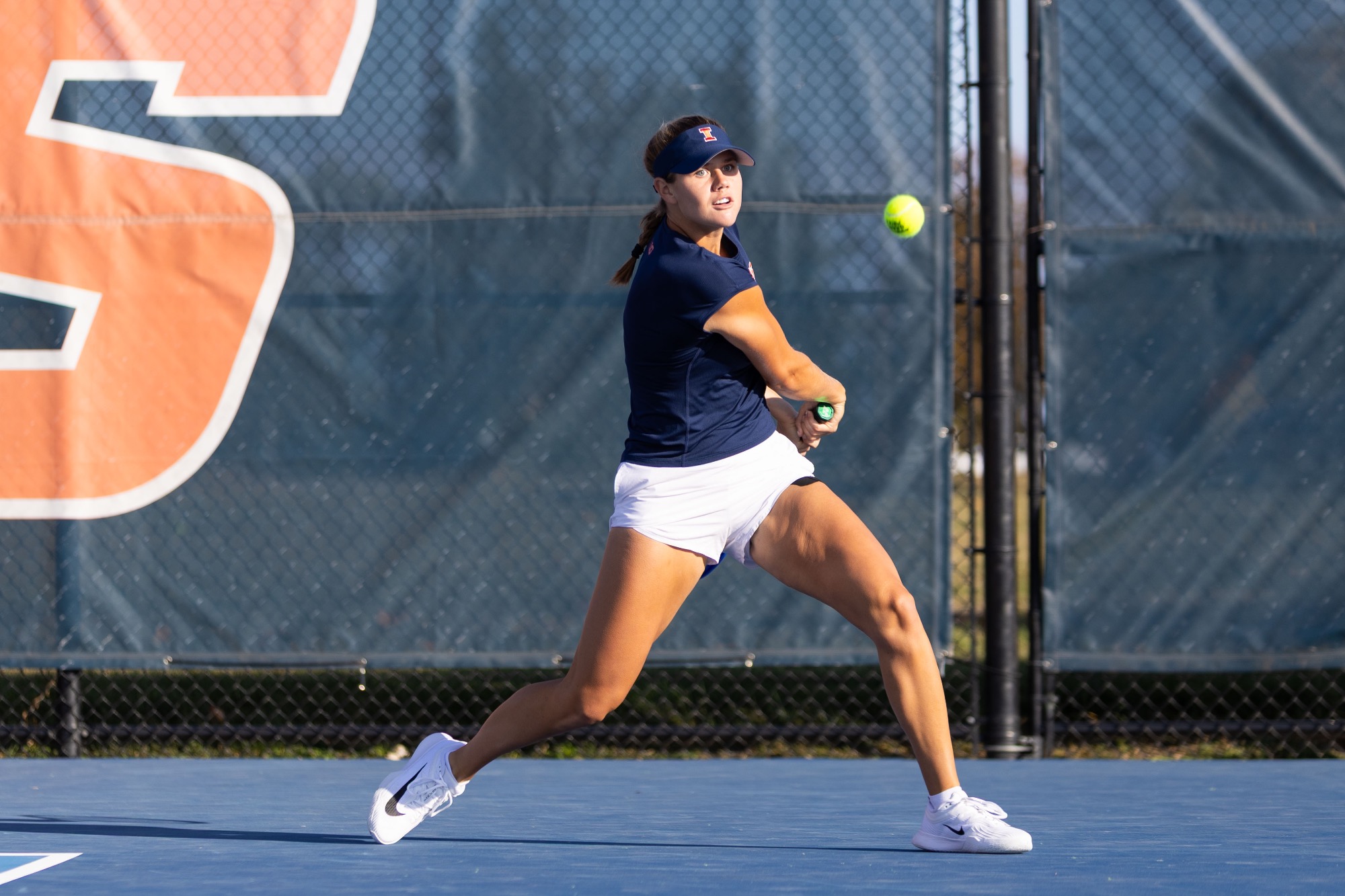 CHAMPAIGN, IL - October 17, 2025 - McKenna Schaefbauer during the ITA Midwest Regionals at Atkins Tennis Center in Champaign, IL. Photo By Sofi Klein/Fighting Illini