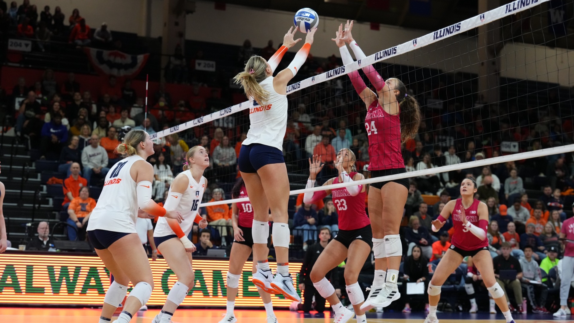 Illini VB vs Indiana - Averie Hernandez