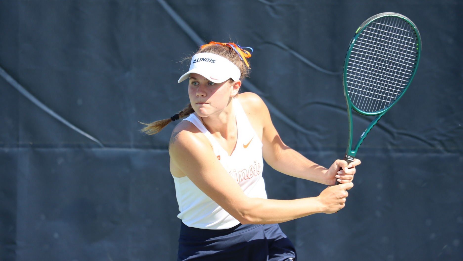 Dostlar oldida yalangoch Trans porno cums ichida eshak