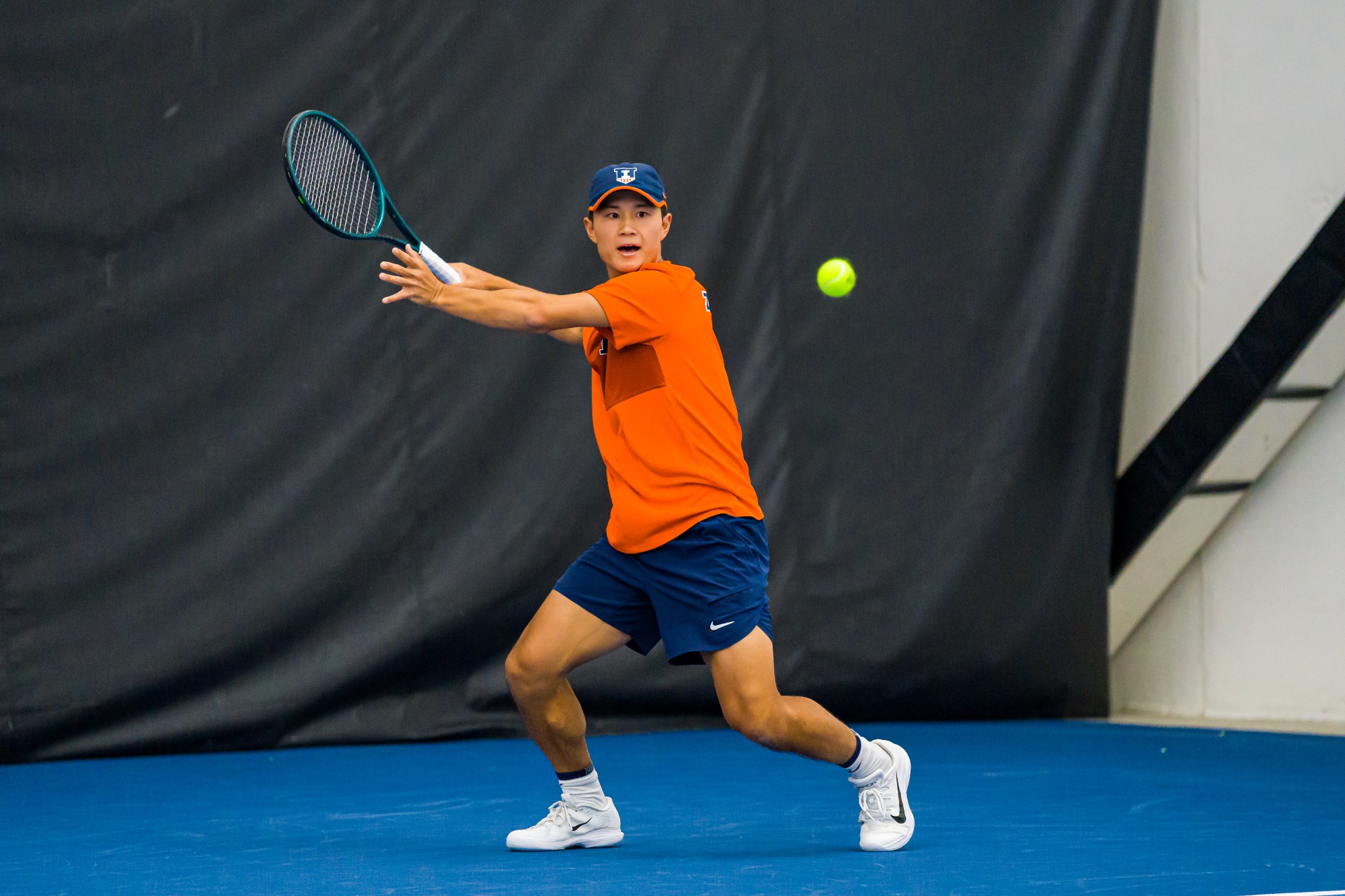 CHAMPAIGN, IL - January 16, 2026 - Jeremy Zhang during the match between the Mississippi State Bulldogs and the Illinois Fighting Illini at Atkins Tennis Center in Champaign, IL. Photo By Lucas Sun