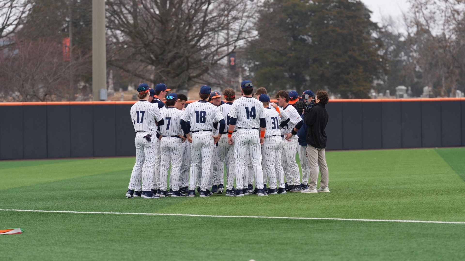 Illinois BASE vs Butler - huddle