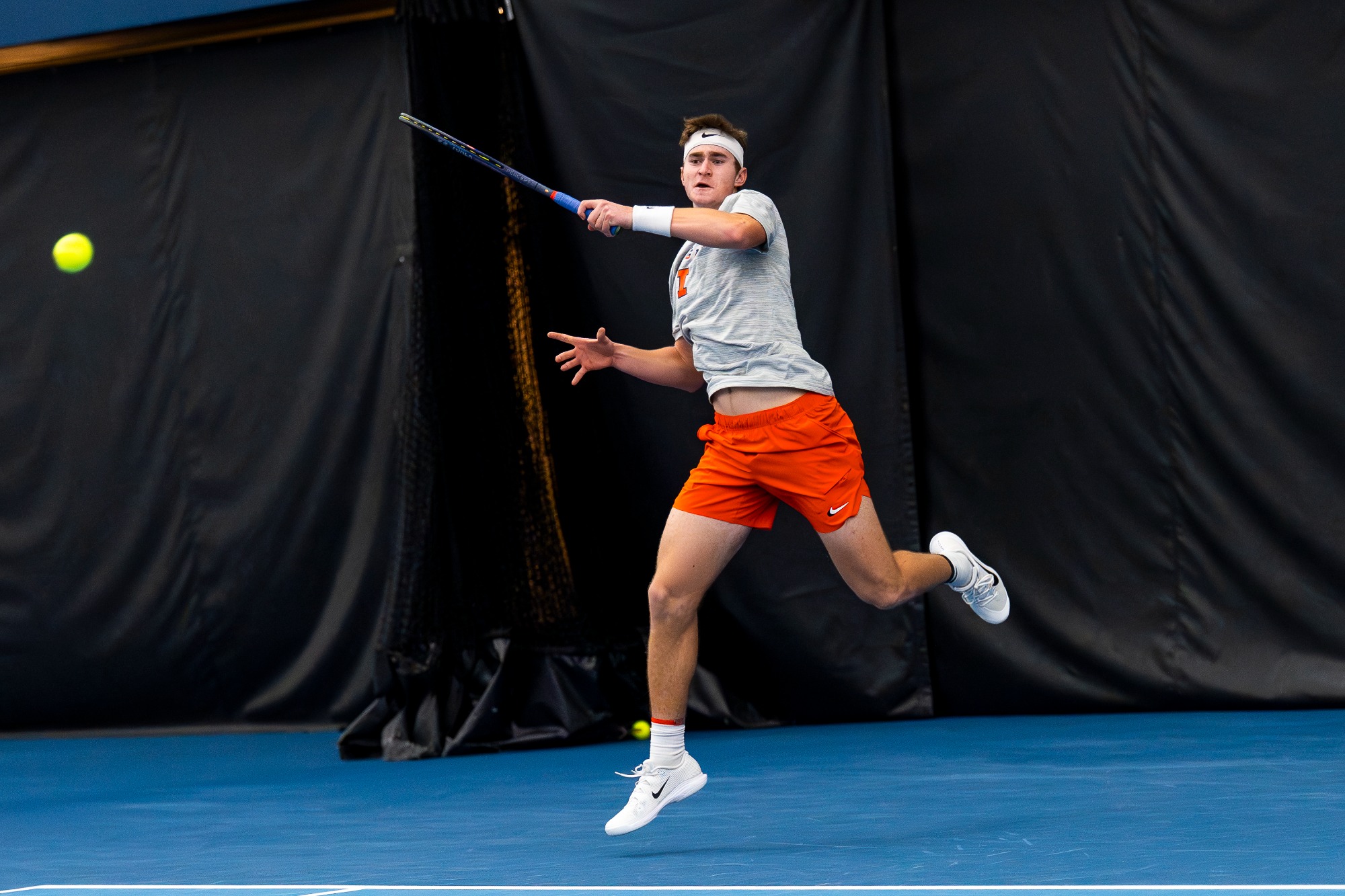CHAMPAIGN, IL - March 06, 2026 - Adam Jilly during the match between the Oregon Ducks and the Illinois Fighting Illini at Atkins Tennis Center in Champaign, IL. Photo By Knox Mynatt/Fighting Illini